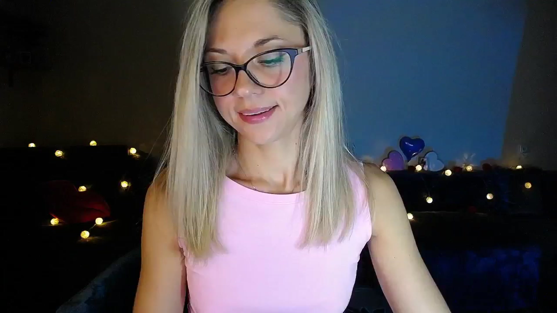 Gallery image thumbnail from Sunshine_alis's myfreecams stream on, 09/18/2025, 18:17 image 16 of 20