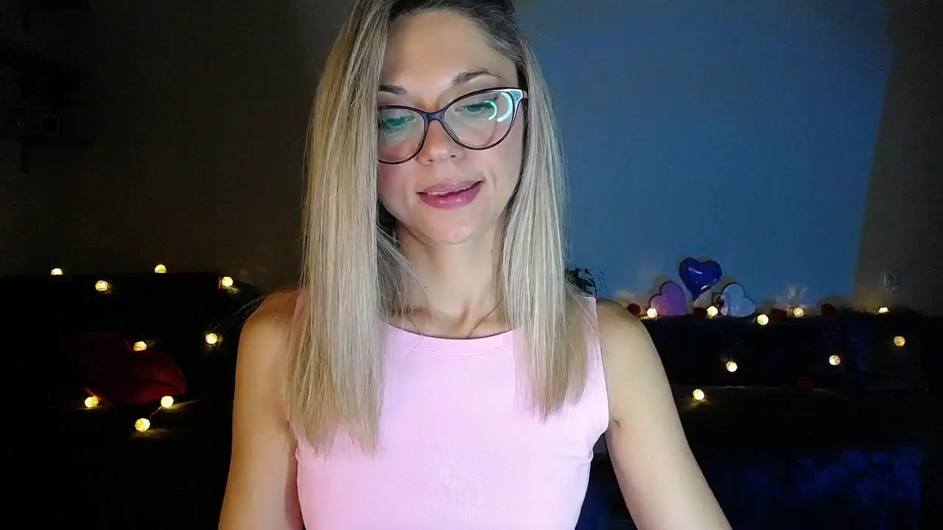 Gallery image thumbnail from Sunshine_alis's myfreecams stream on, 09/18/2025, 19:22 image 17 of 20