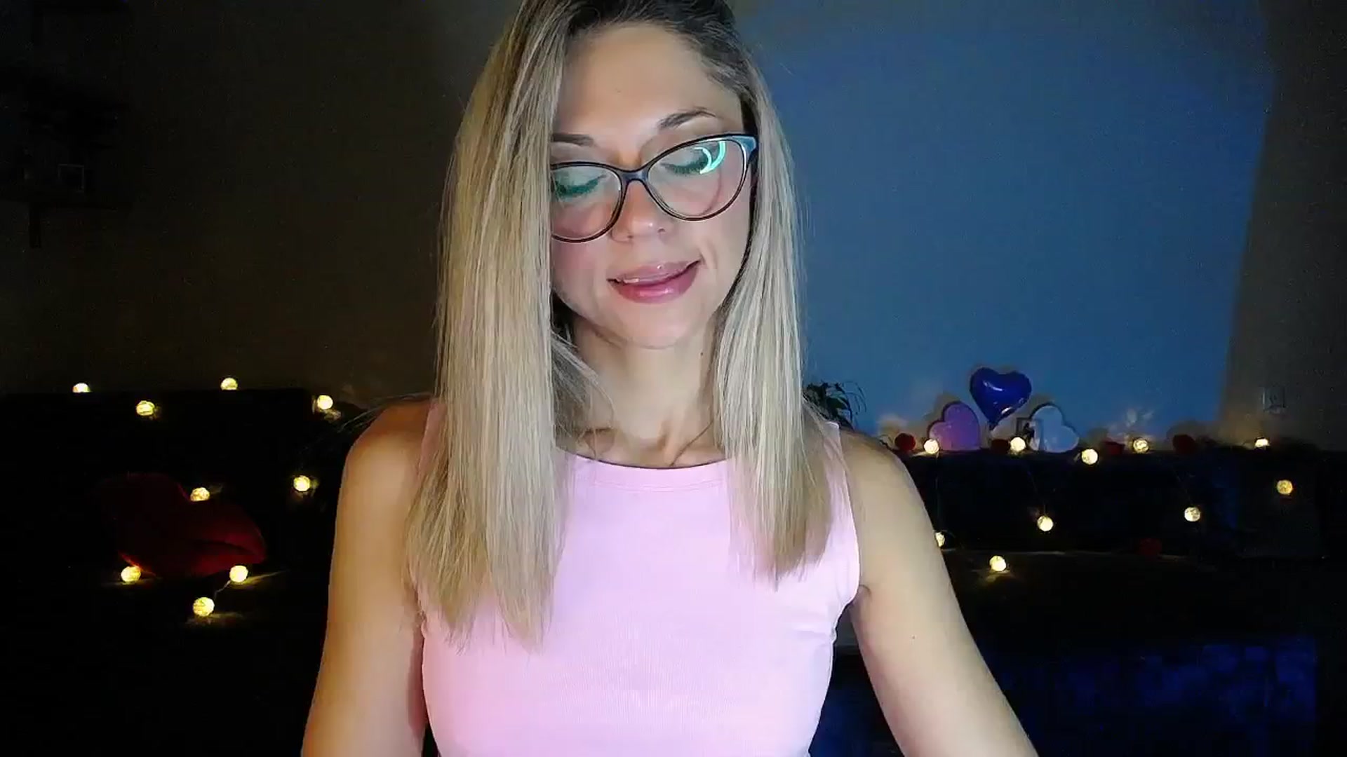 Gallery image thumbnail from Sunshine_alis's myfreecams stream on, 09/18/2025, 19:22 image 16 of 20