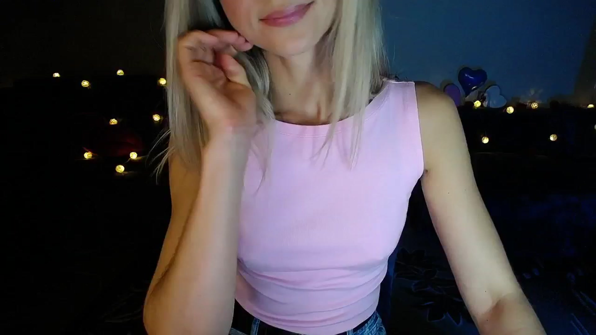 Gallery image thumbnail from Sunshine_alis's myfreecams stream on, 09/18/2025, 19:22 image 8 of 20