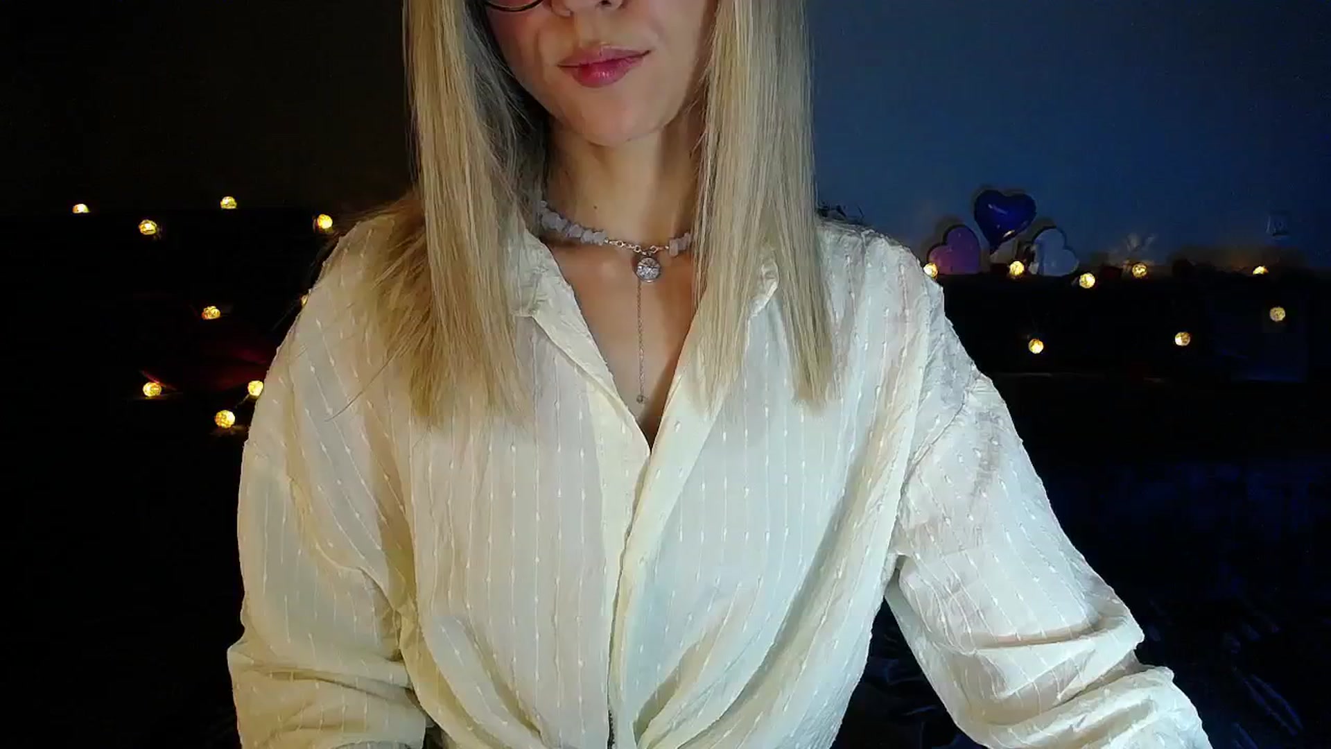 Gallery image thumbnail from Sunshine_alis's myfreecams stream on, 09/19/2025, 17:54 image 15 of 20