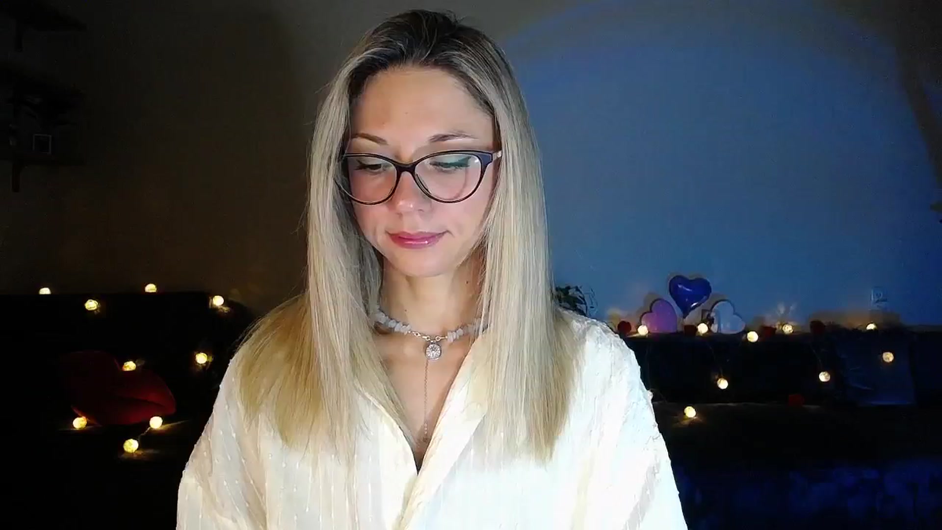 Gallery image thumbnail from Sunshine_alis's myfreecams stream on, 09/19/2025, 17:54 image 2 of 20