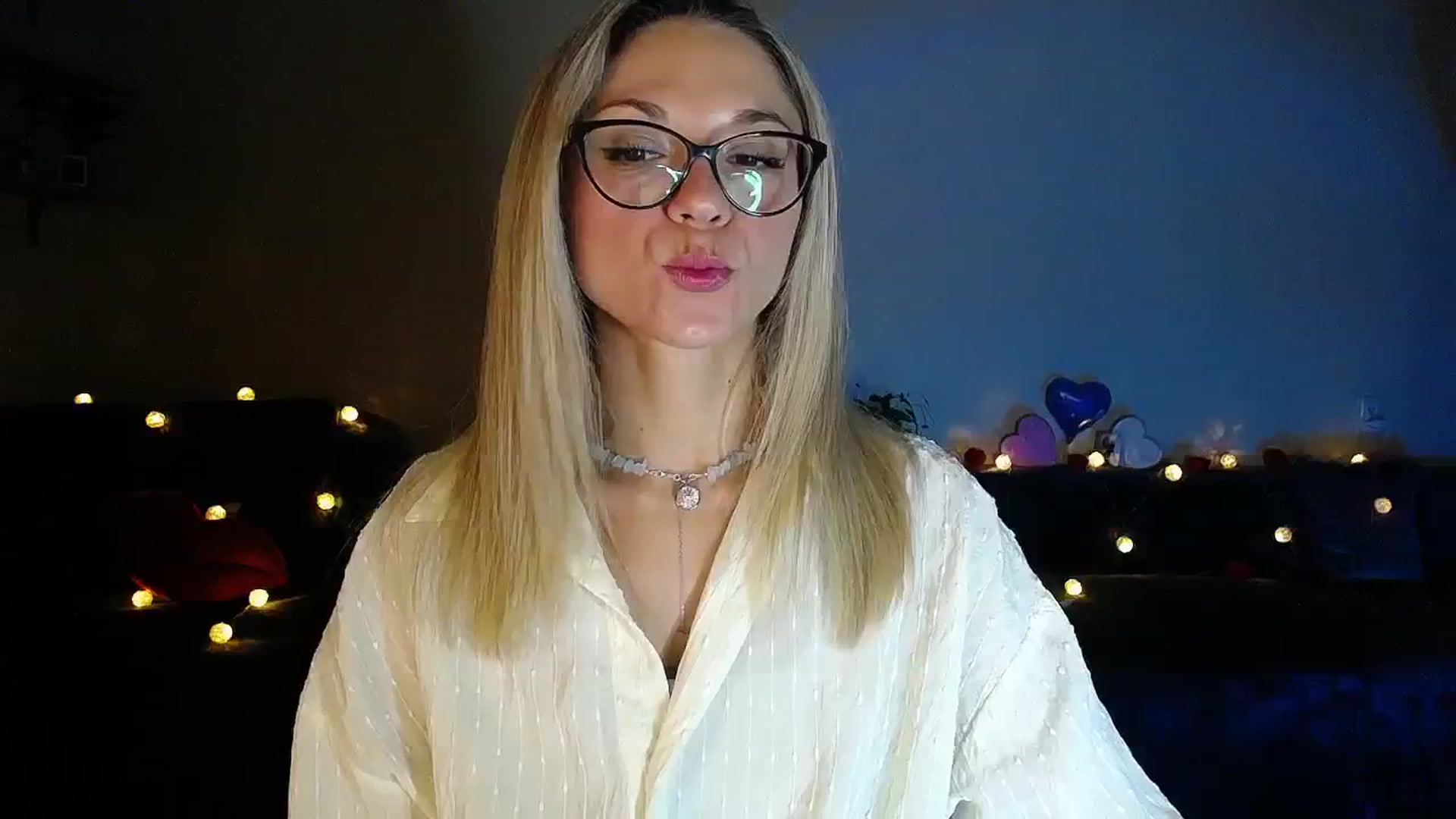 Gallery image thumbnail from Sunshine_alis's myfreecams stream on, 09/19/2025, 17:54 image 7 of 20