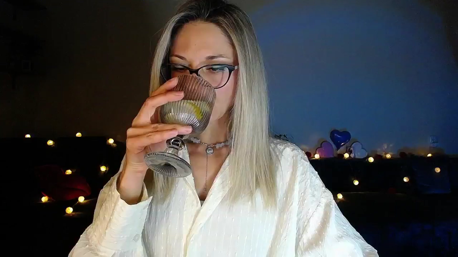 Gallery image thumbnail from Sunshine_alis's myfreecams stream on, 09/19/2025, 17:54 image 18 of 20