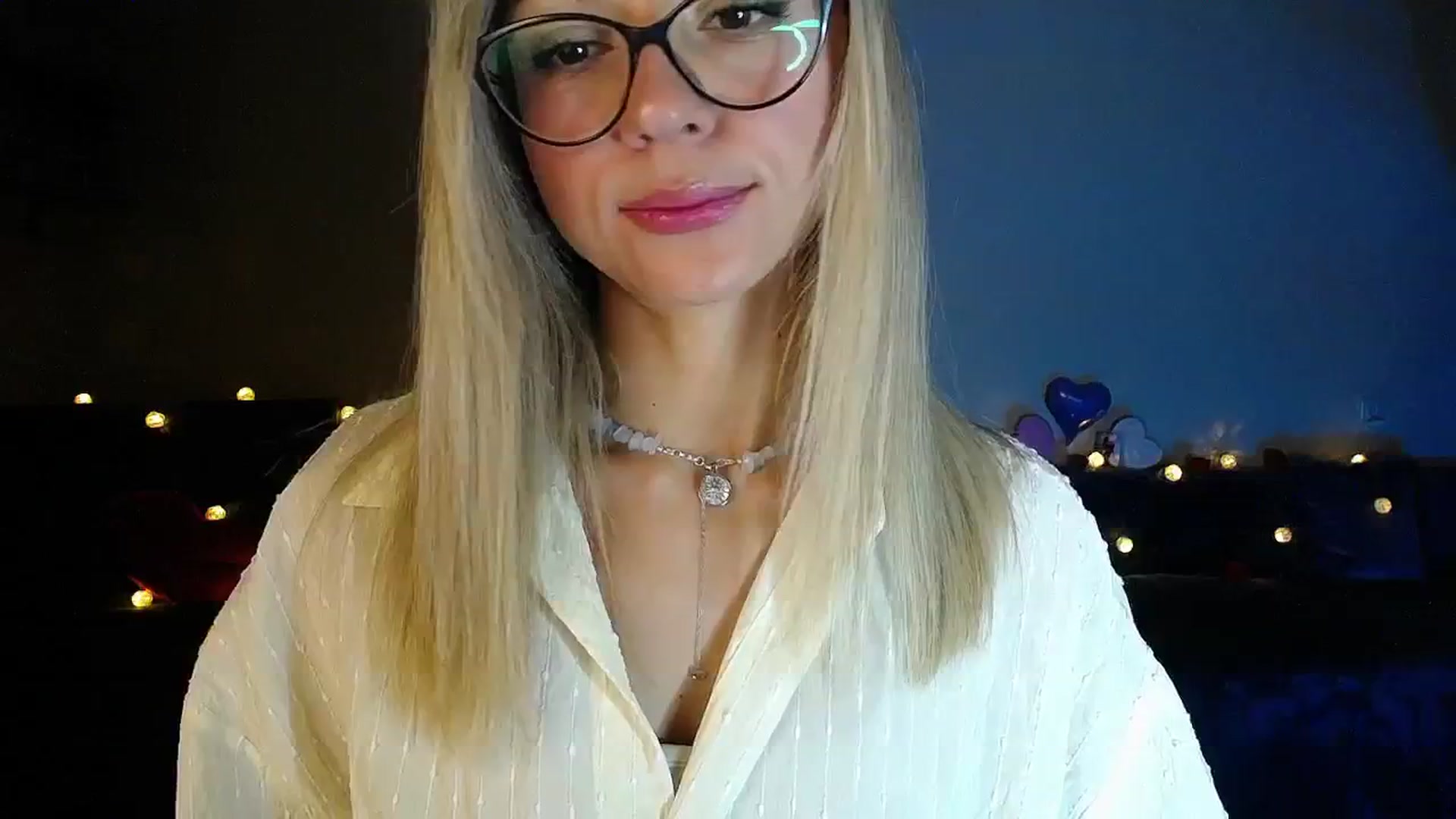 Gallery image thumbnail from Sunshine_alis's myfreecams stream on, 09/19/2025, 17:54 image 9 of 20