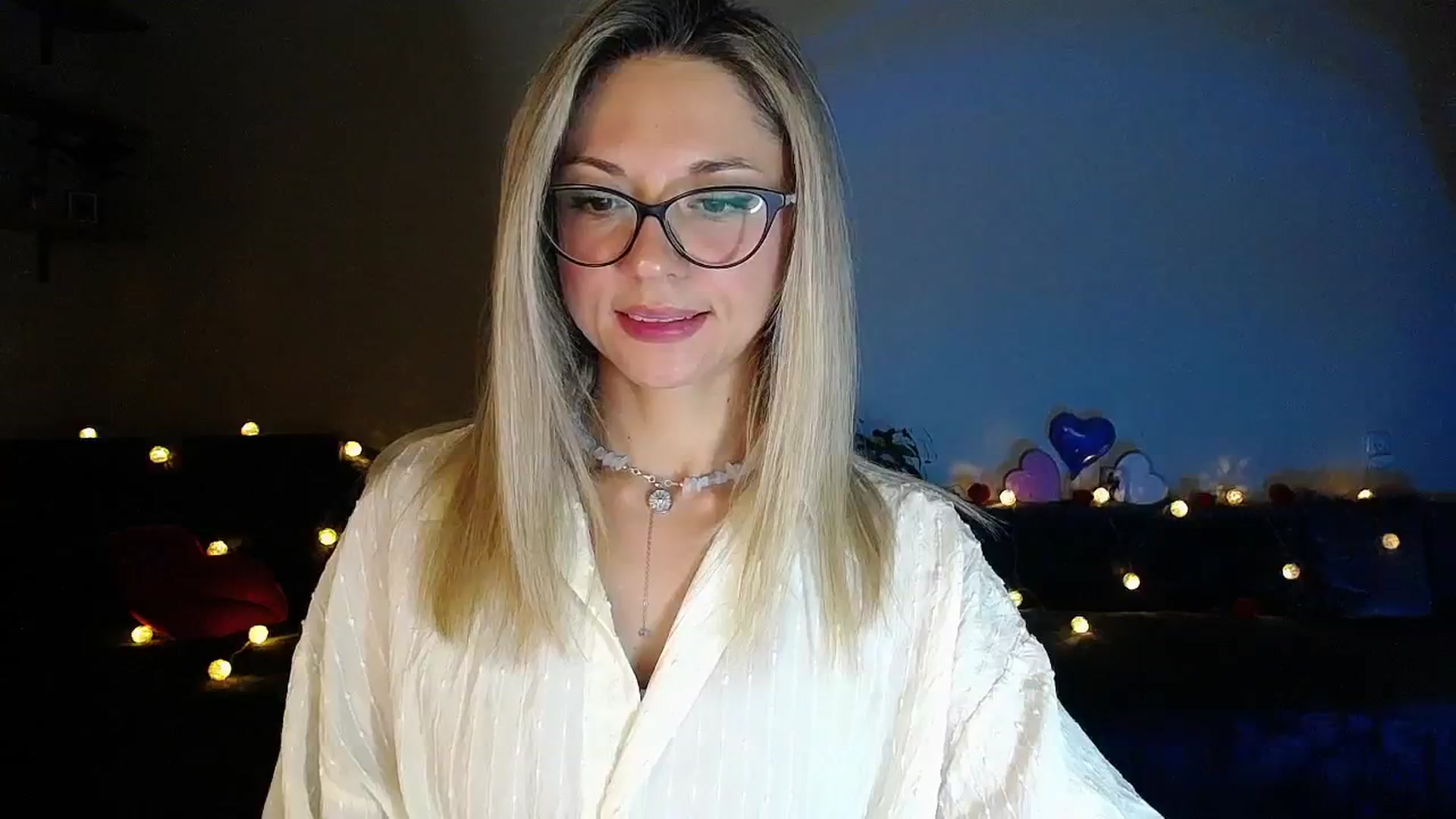 Gallery image thumbnail from Sunshine_alis's myfreecams stream on, 09/19/2025, 17:54 image 20 of 20