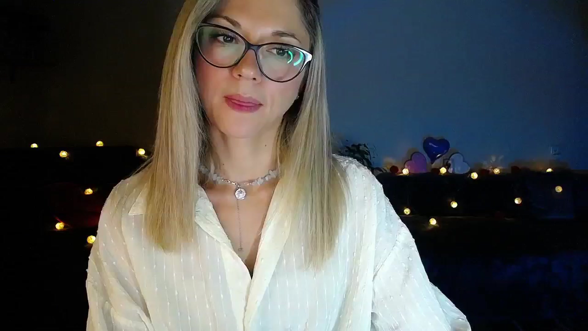 Gallery image thumbnail from Sunshine_alis's myfreecams stream on, 09/19/2025, 18:20 image 19 of 20
