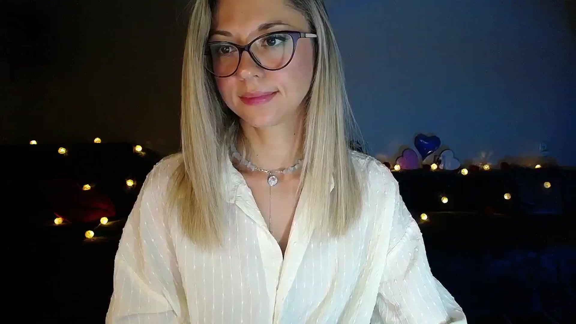 Gallery image thumbnail from Sunshine_alis's myfreecams stream on, 09/19/2025, 18:20 image 4 of 20