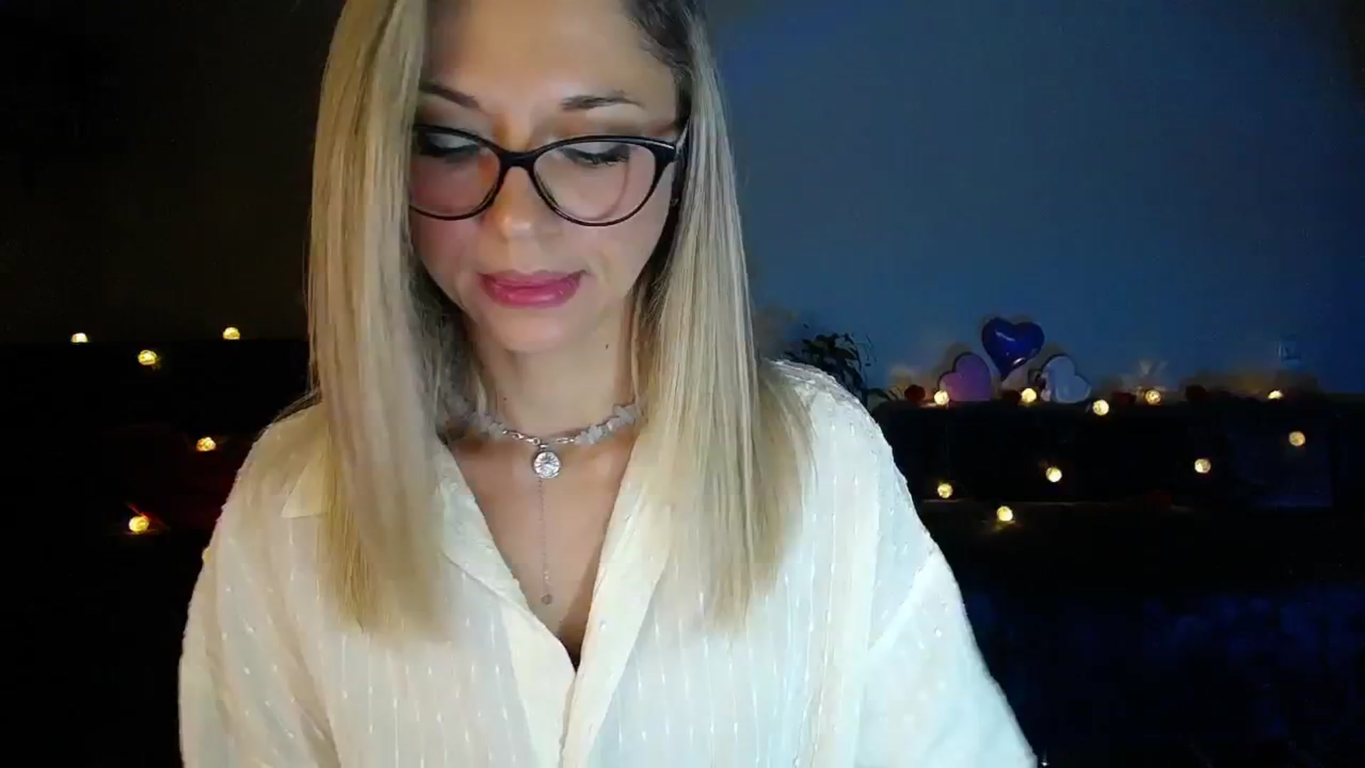 Gallery image thumbnail from Sunshine_alis's myfreecams stream on, 09/19/2025, 18:20 image 17 of 20