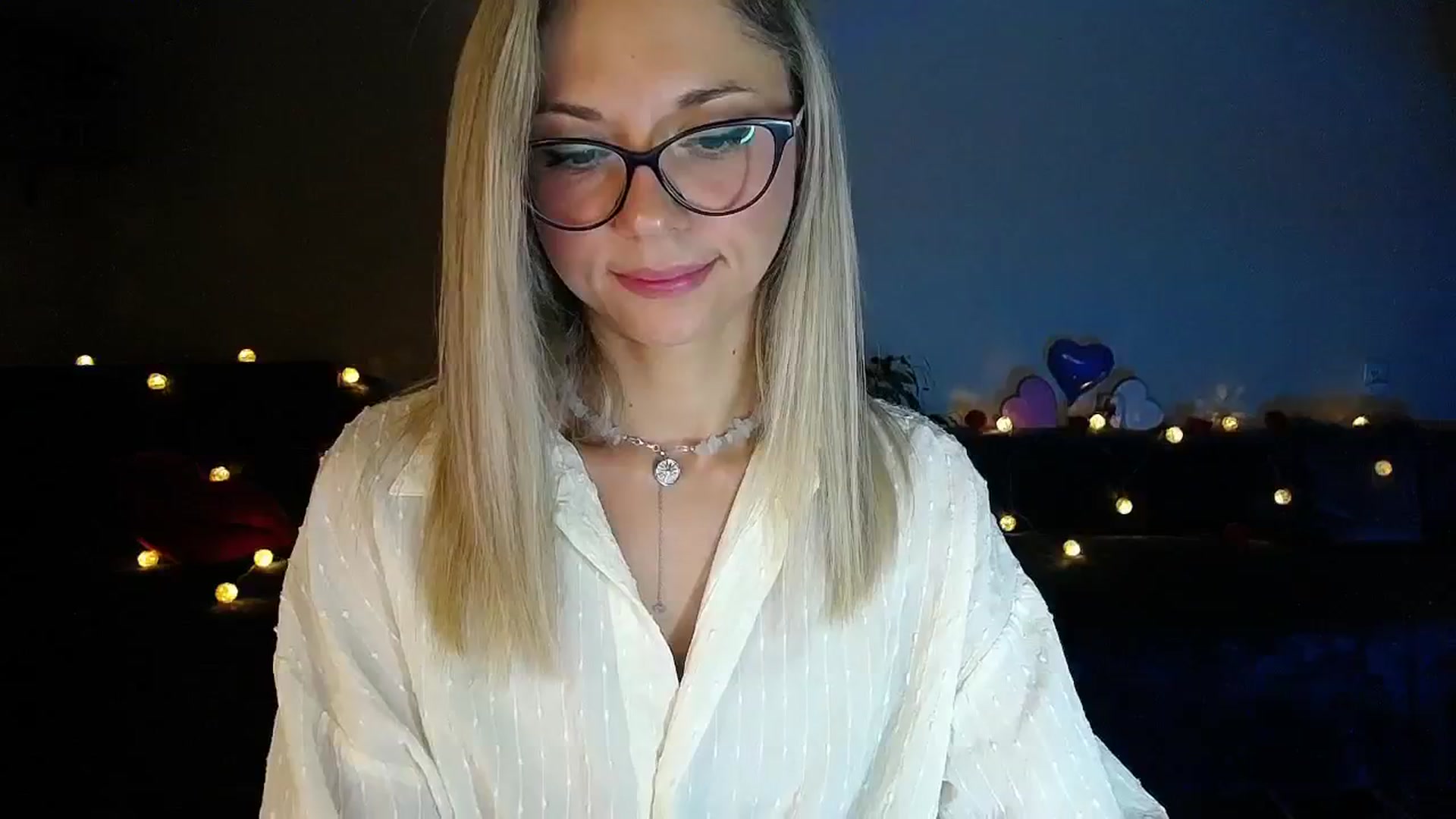 Gallery image thumbnail from Sunshine_alis's myfreecams stream on, 09/19/2025, 18:20 image 20 of 20