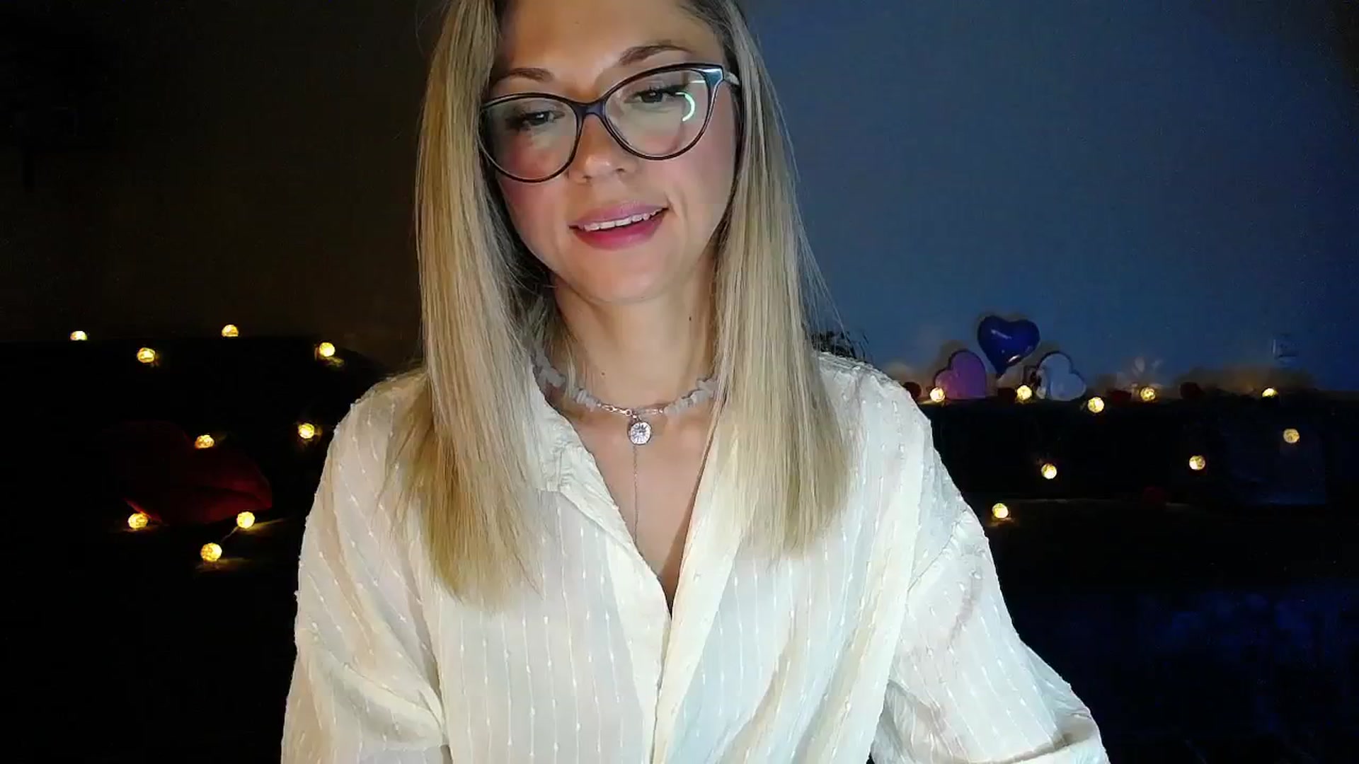Gallery image thumbnail from Sunshine_alis's myfreecams stream on, 09/19/2025, 18:20 image 1 of 20