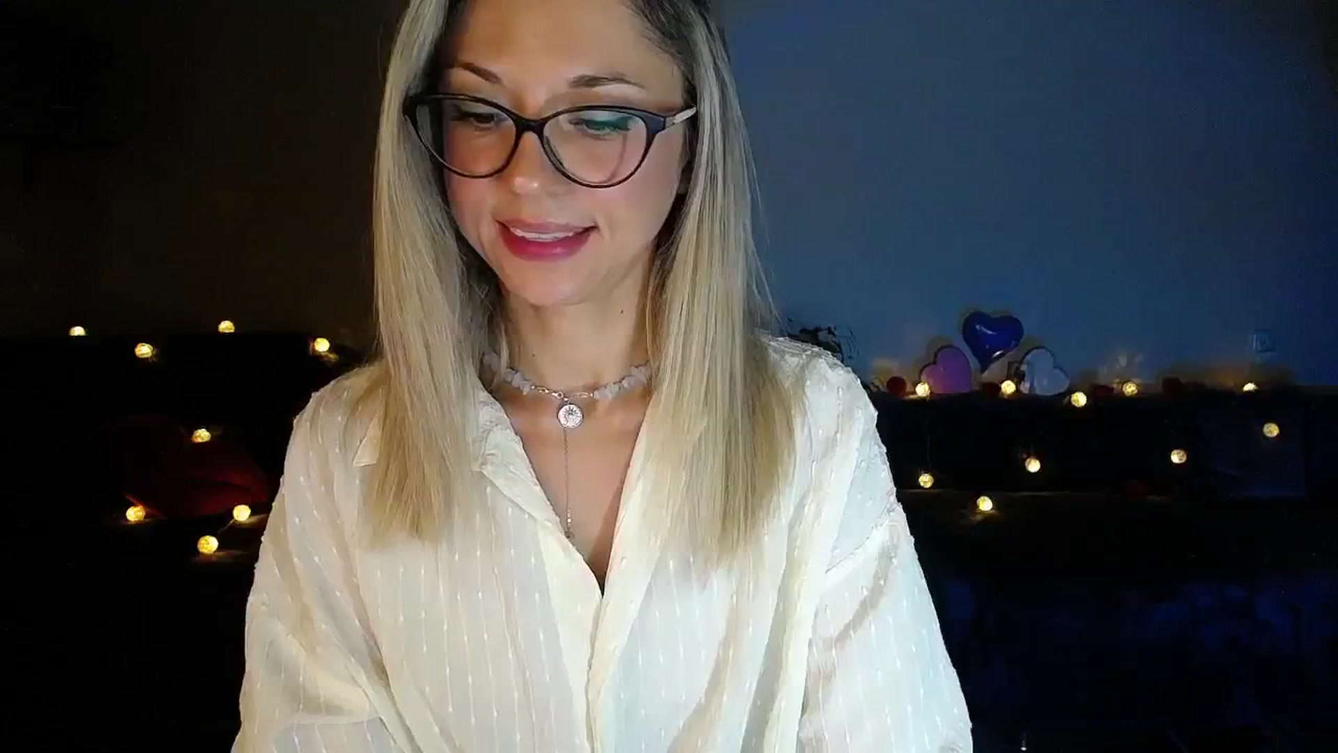 Gallery image thumbnail from Sunshine_alis's myfreecams stream on, 09/19/2025, 18:20 image 5 of 20