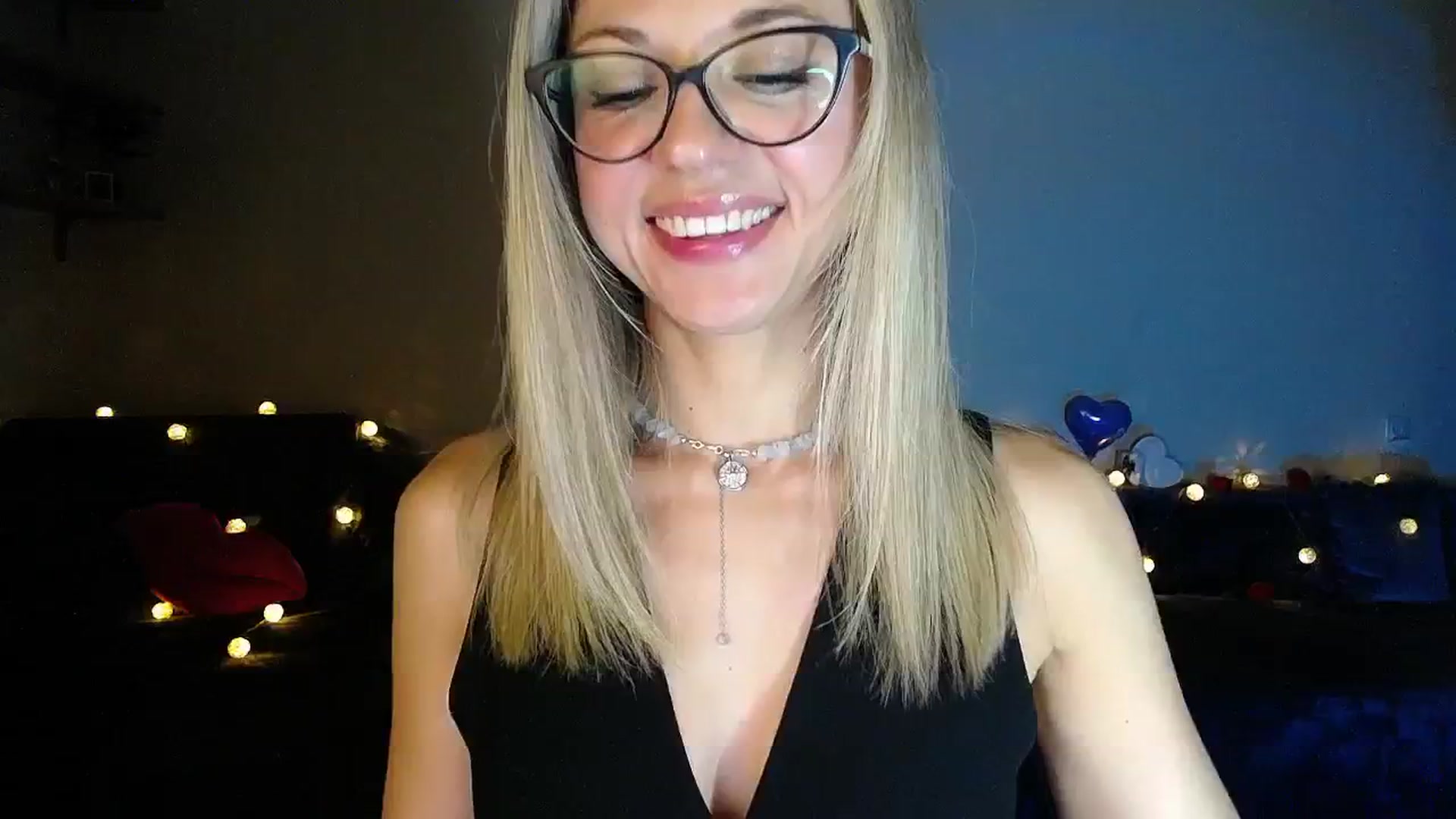 Gallery image thumbnail from Sunshine_alis's myfreecams stream on, 09/22/2025, 19:19 image 12 of 20