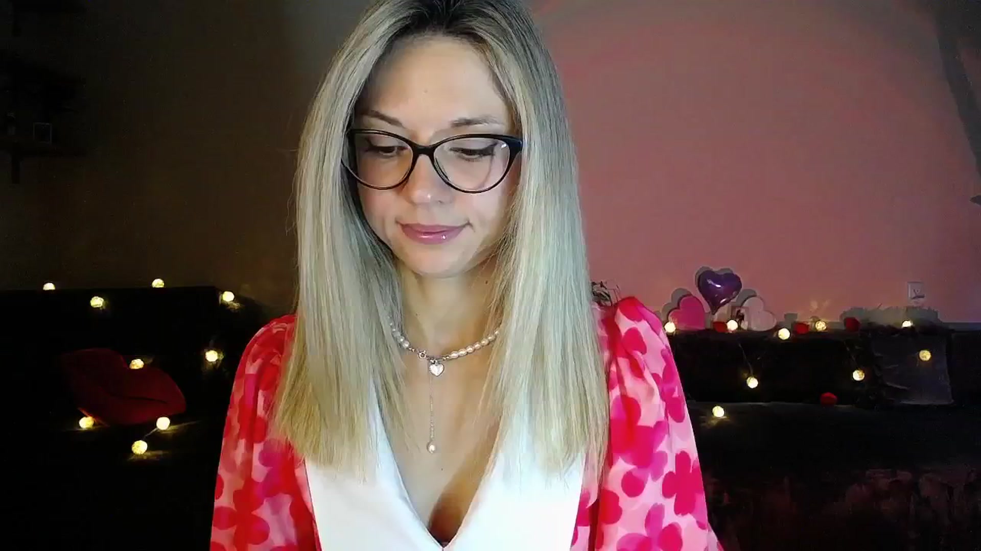 Gallery image thumbnail from Sunshine_alis's myfreecams stream on, 09/23/2025, 16:25 image 7 of 20
