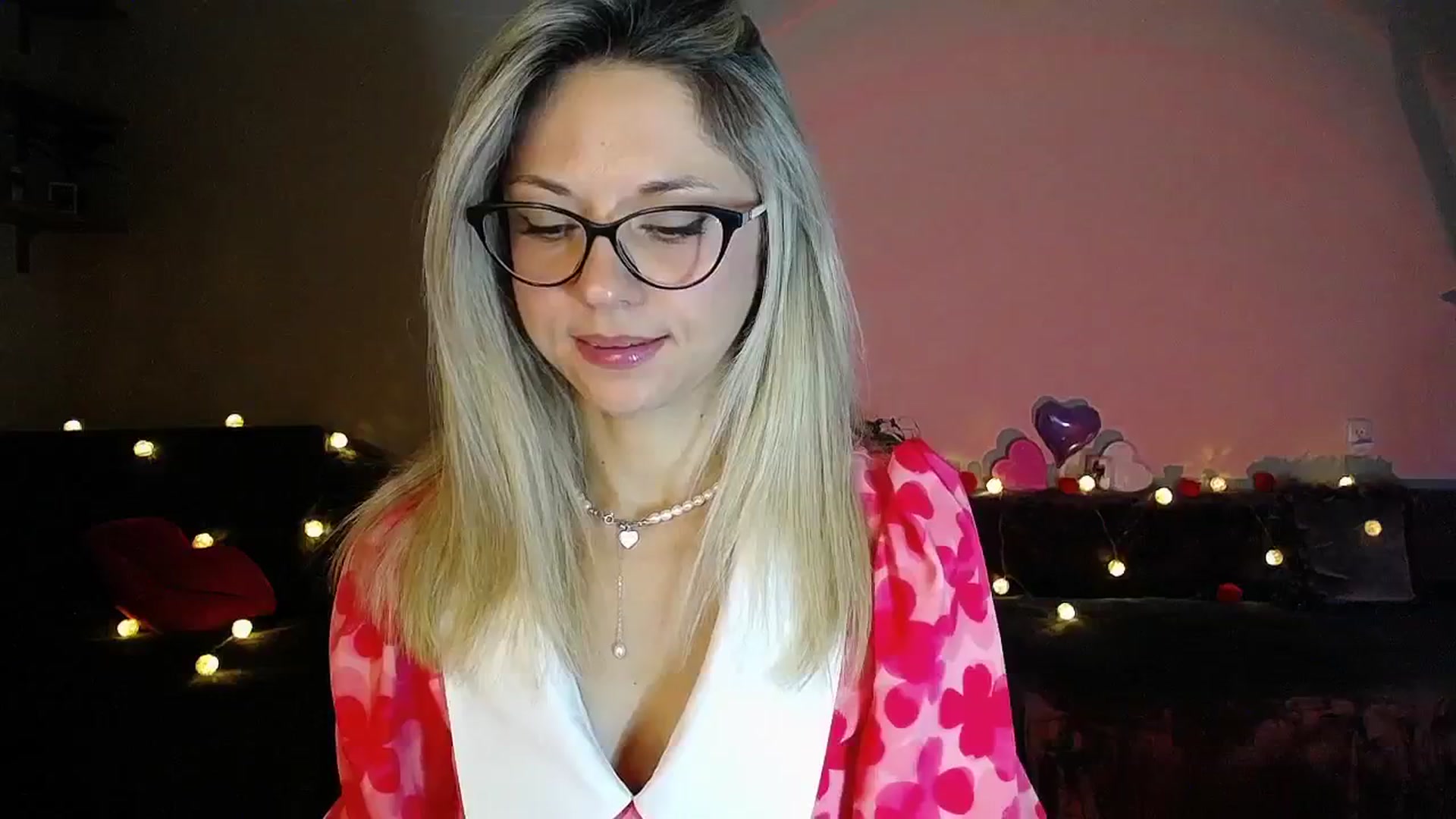 Gallery image thumbnail from Sunshine_alis's myfreecams stream on, 09/23/2025, 16:25 image 10 of 20