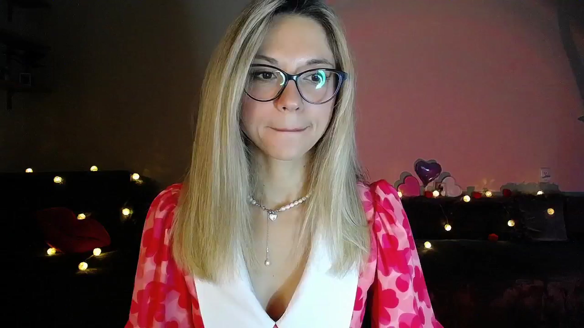 Gallery image thumbnail from Sunshine_alis's myfreecams stream on, 09/23/2025, 16:25 image 14 of 20