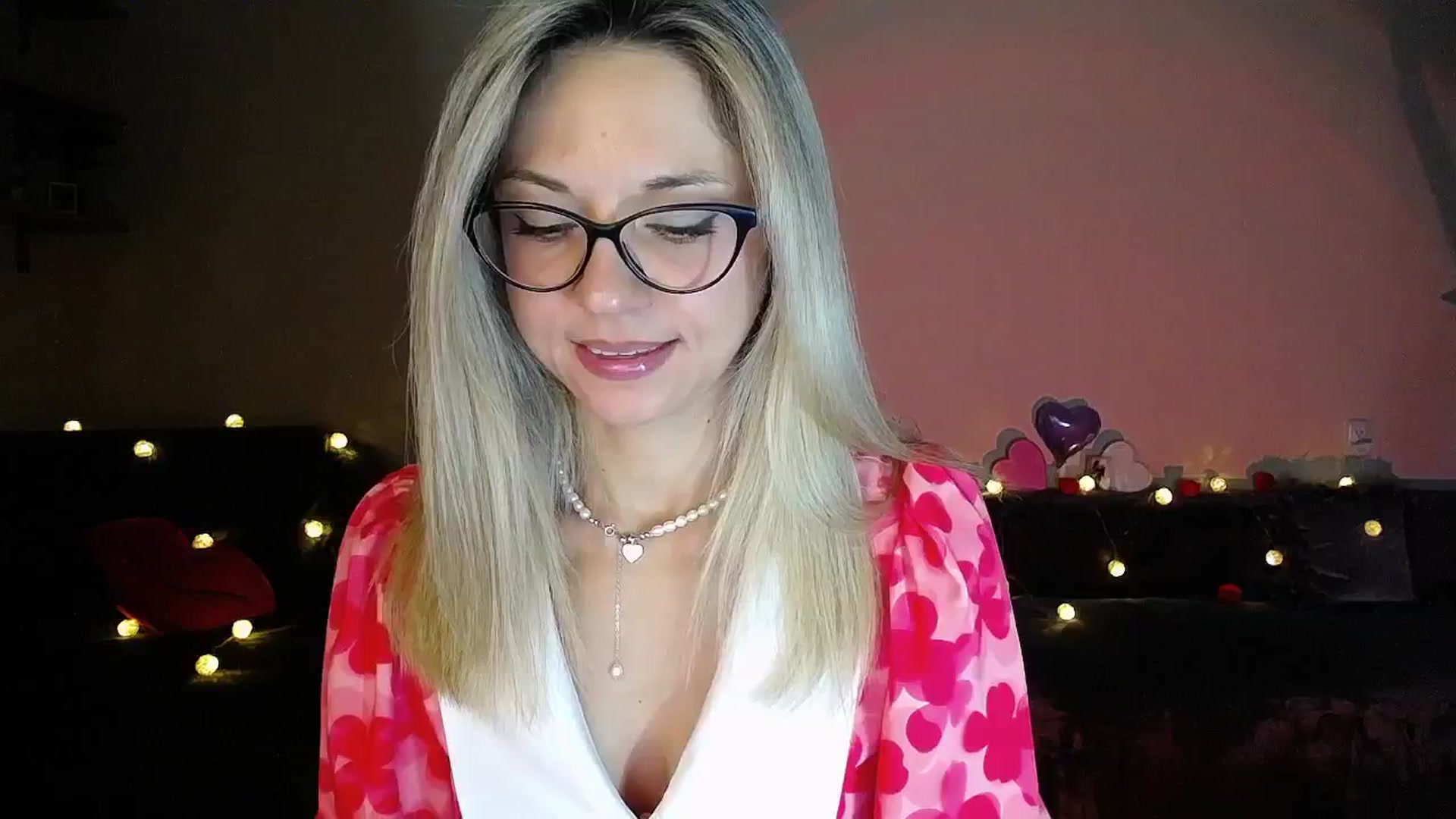 Gallery image thumbnail from Sunshine_alis's myfreecams stream on, 09/23/2025, 16:25 image 12 of 20
