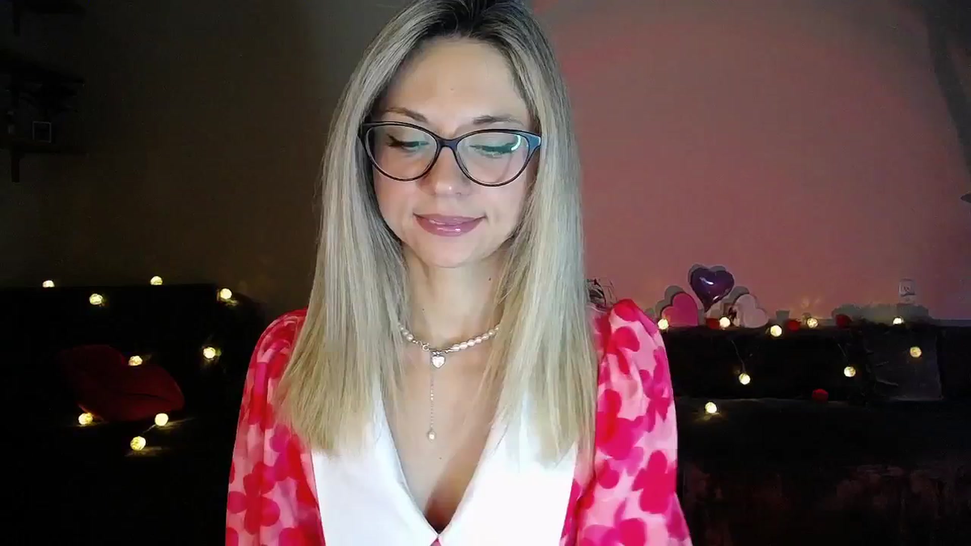 Gallery image thumbnail from Sunshine_alis's myfreecams stream on, 09/23/2025, 16:25 image 6 of 20