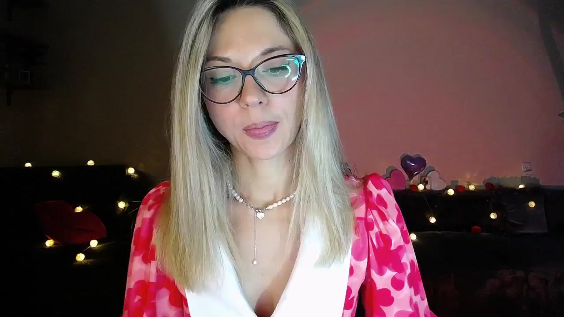 Gallery image thumbnail from Sunshine_alis's myfreecams stream on, 09/23/2025, 16:25 image 13 of 20