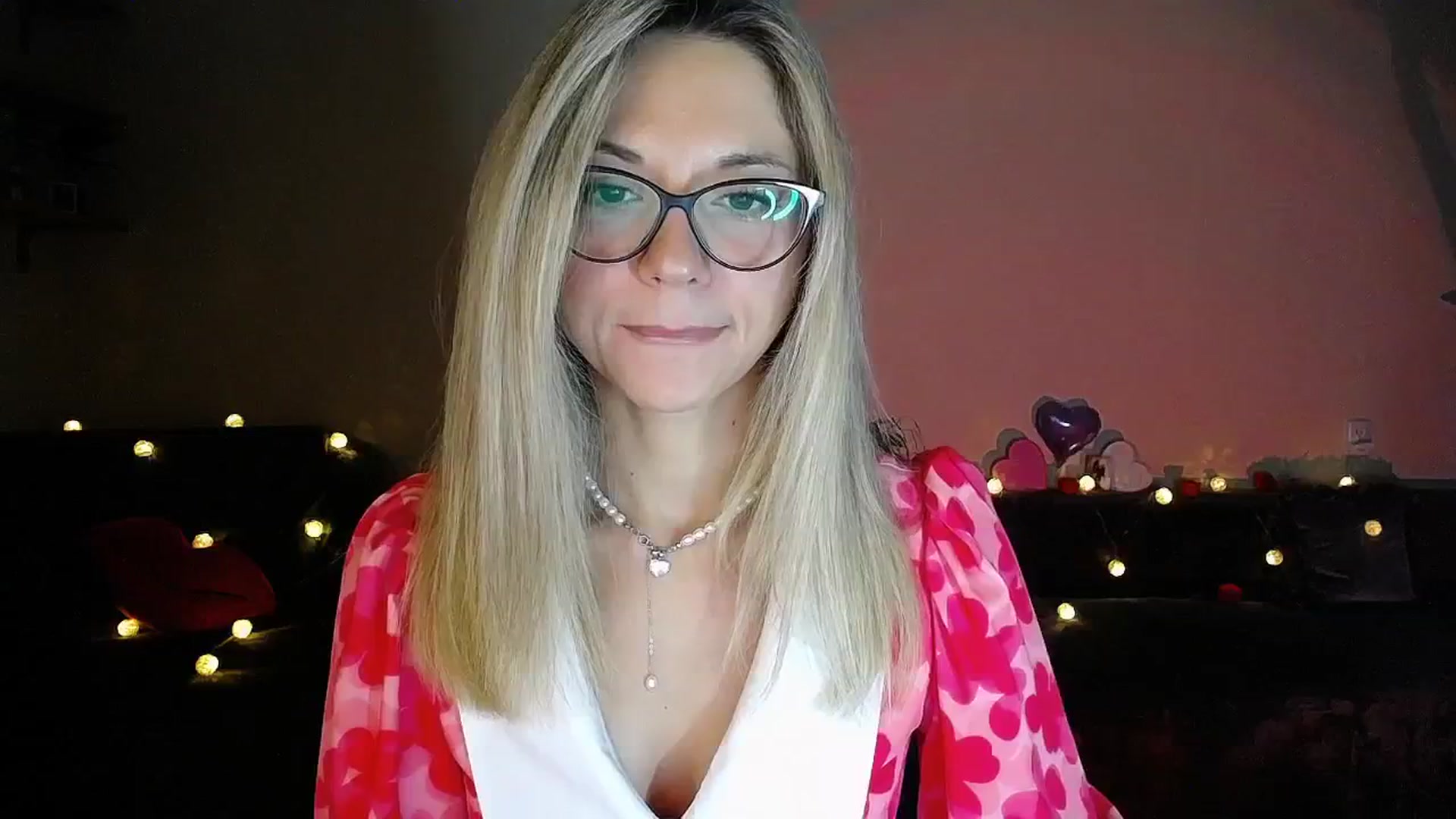 Gallery image thumbnail from Sunshine_alis's myfreecams stream on, 09/23/2025, 16:25 image 18 of 20