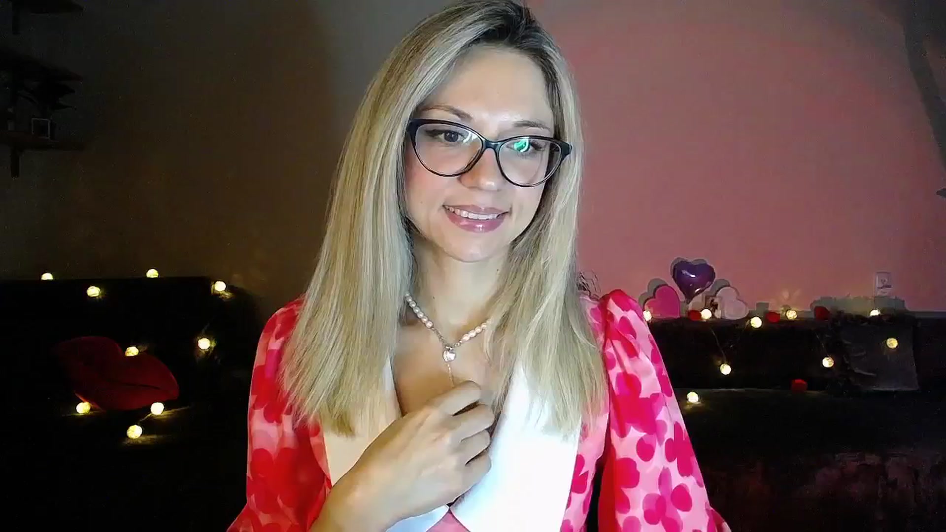 Gallery image thumbnail from Sunshine_alis's myfreecams stream on, 09/23/2025, 16:25 image 19 of 20