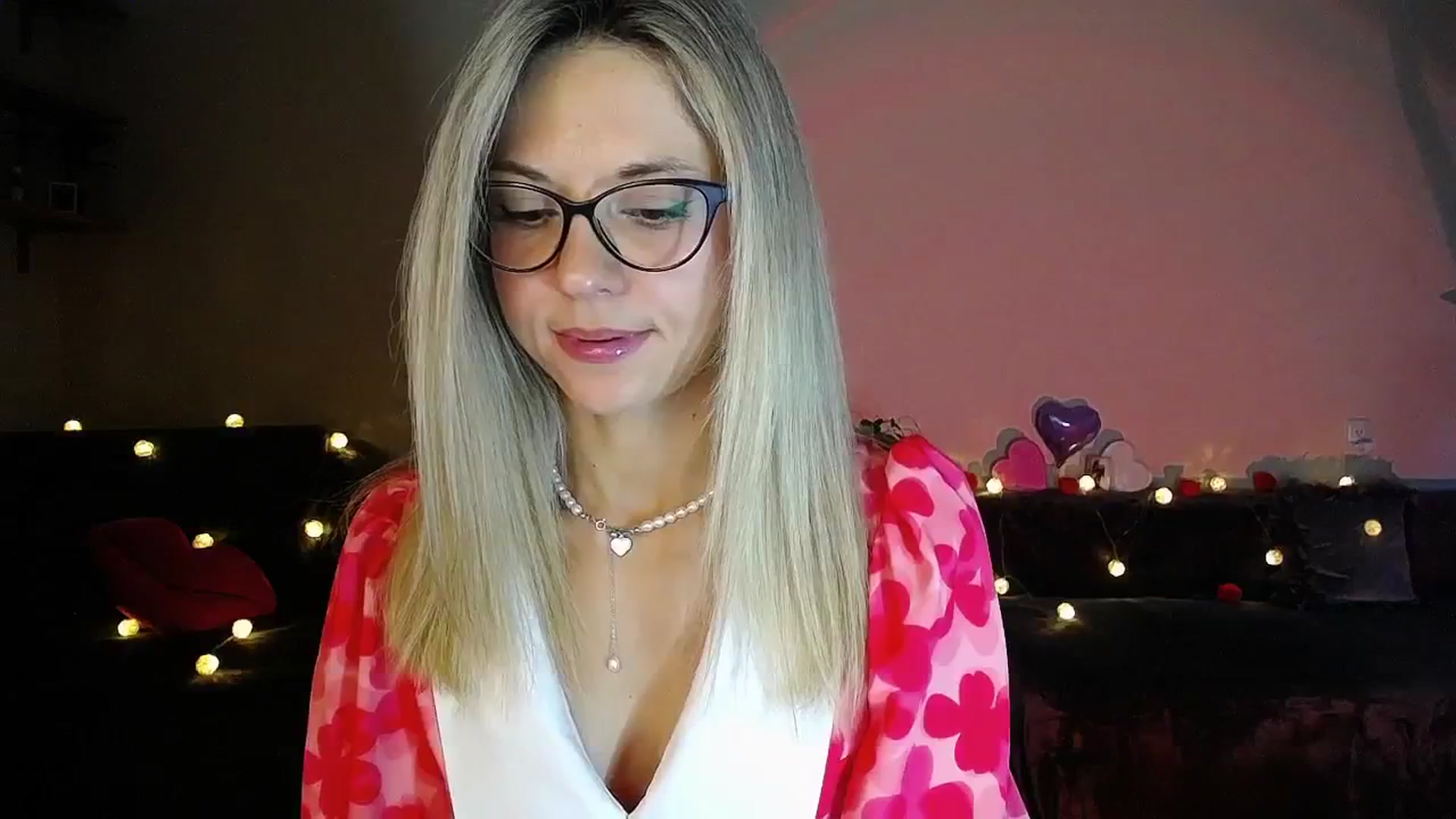 Gallery image thumbnail from Sunshine_alis's myfreecams stream on, 09/23/2025, 16:25 image 3 of 20
