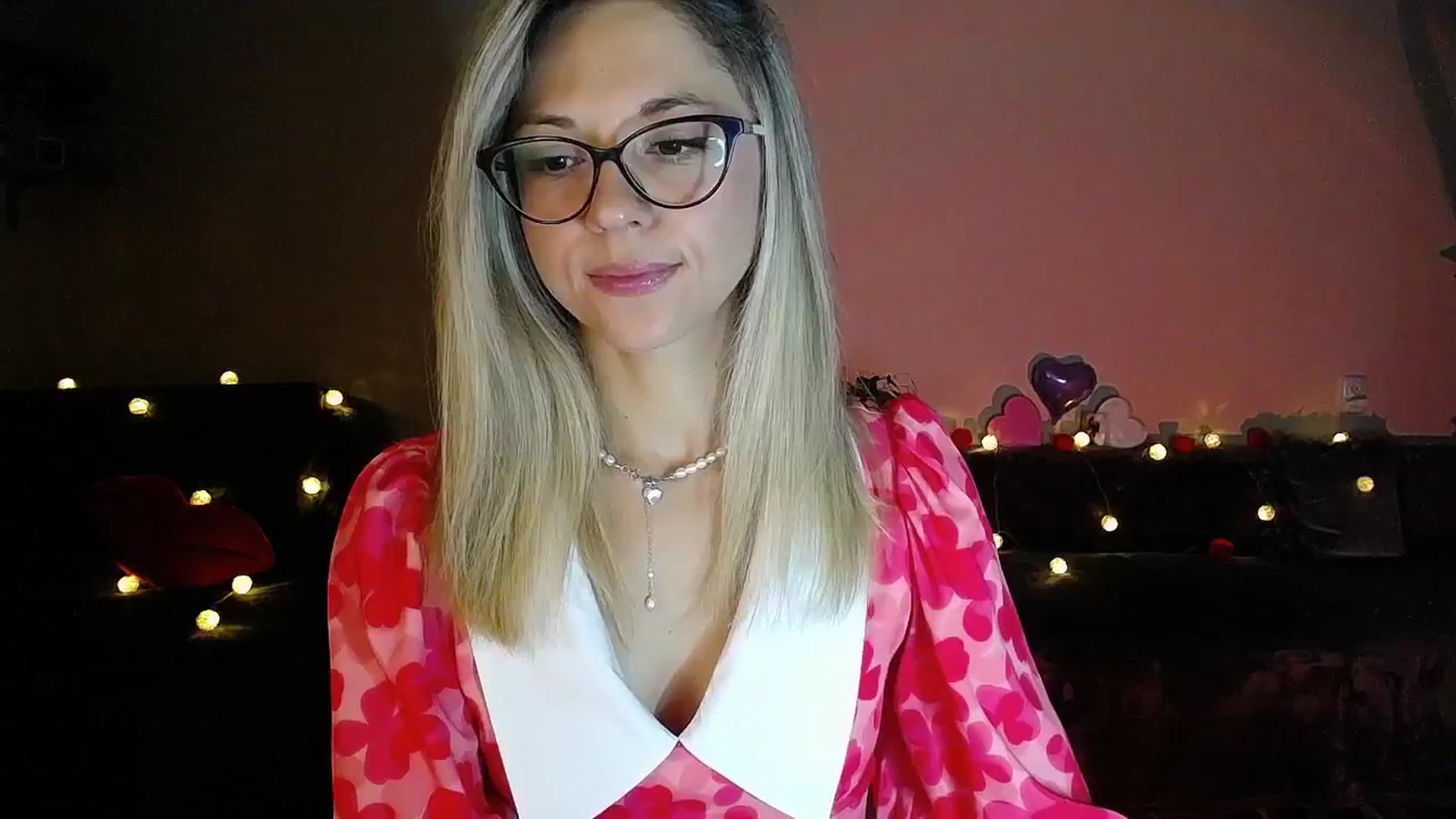 Gallery image thumbnail from Sunshine_alis's myfreecams stream on, 09/23/2025, 17:28 image 9 of 20