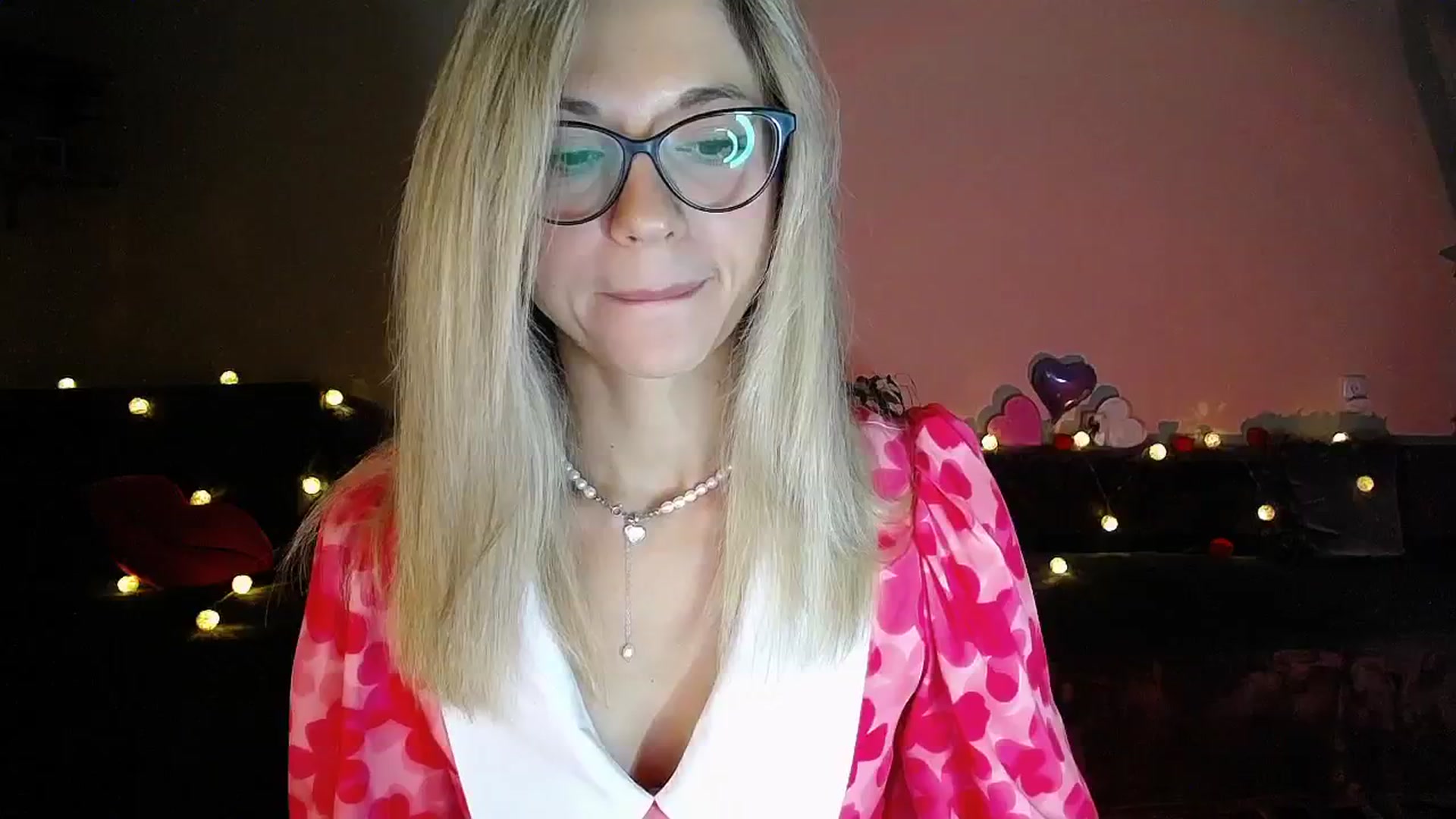 Gallery image thumbnail from Sunshine_alis's myfreecams stream on, 09/23/2025, 17:28 image 8 of 20