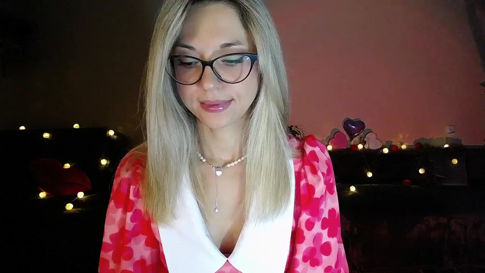 Gallery image thumbnail from Sunshine_alis's myfreecams stream on, 09/23/2025, 17:28 image 6 of 20