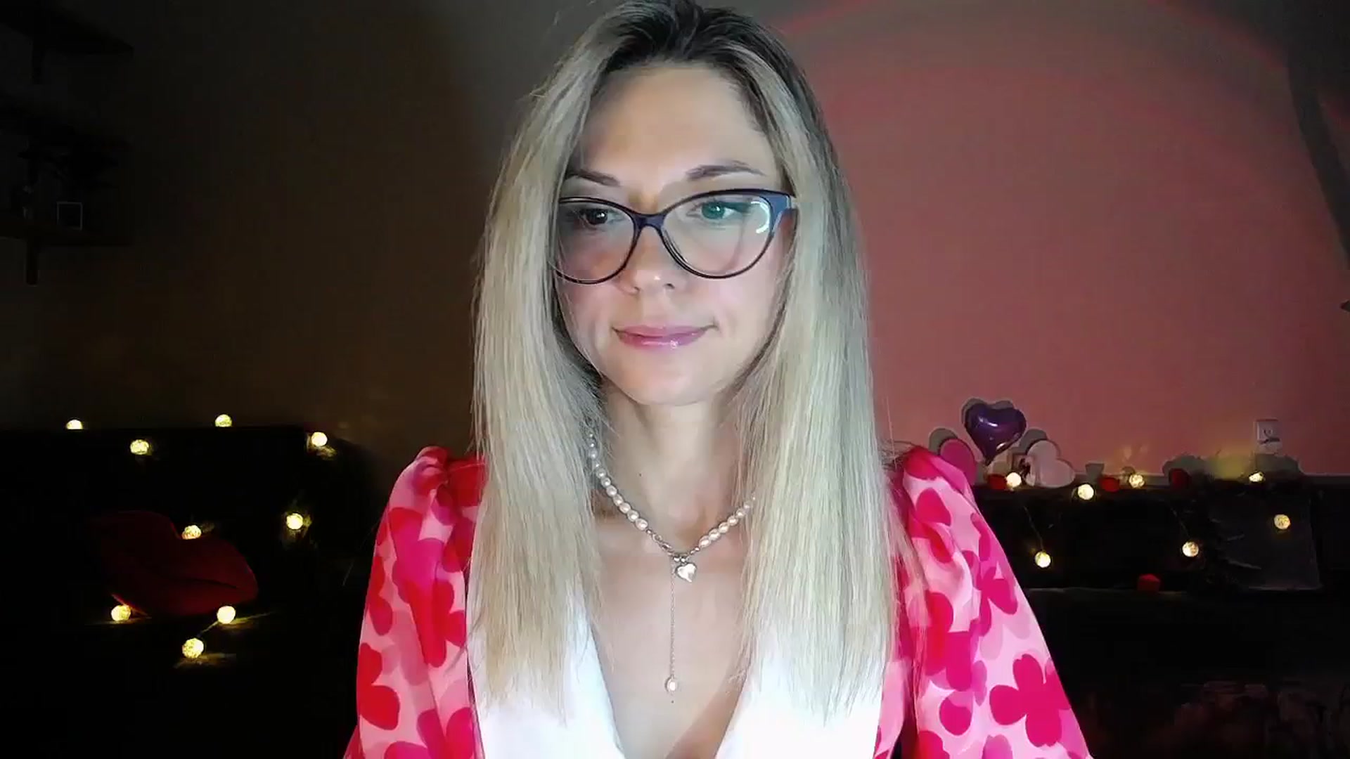 Gallery image thumbnail from Sunshine_alis's myfreecams stream on, 09/23/2025, 20:31 image 2 of 20