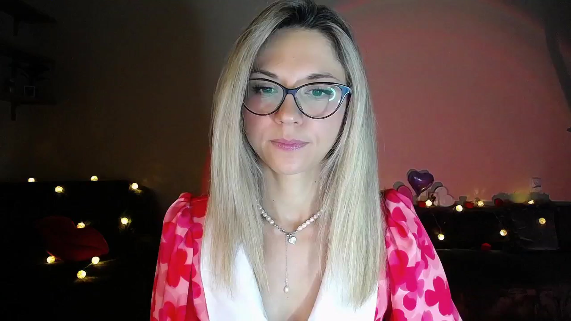 Gallery image thumbnail from Sunshine_alis's myfreecams stream on, 09/23/2025, 20:31 image 8 of 20