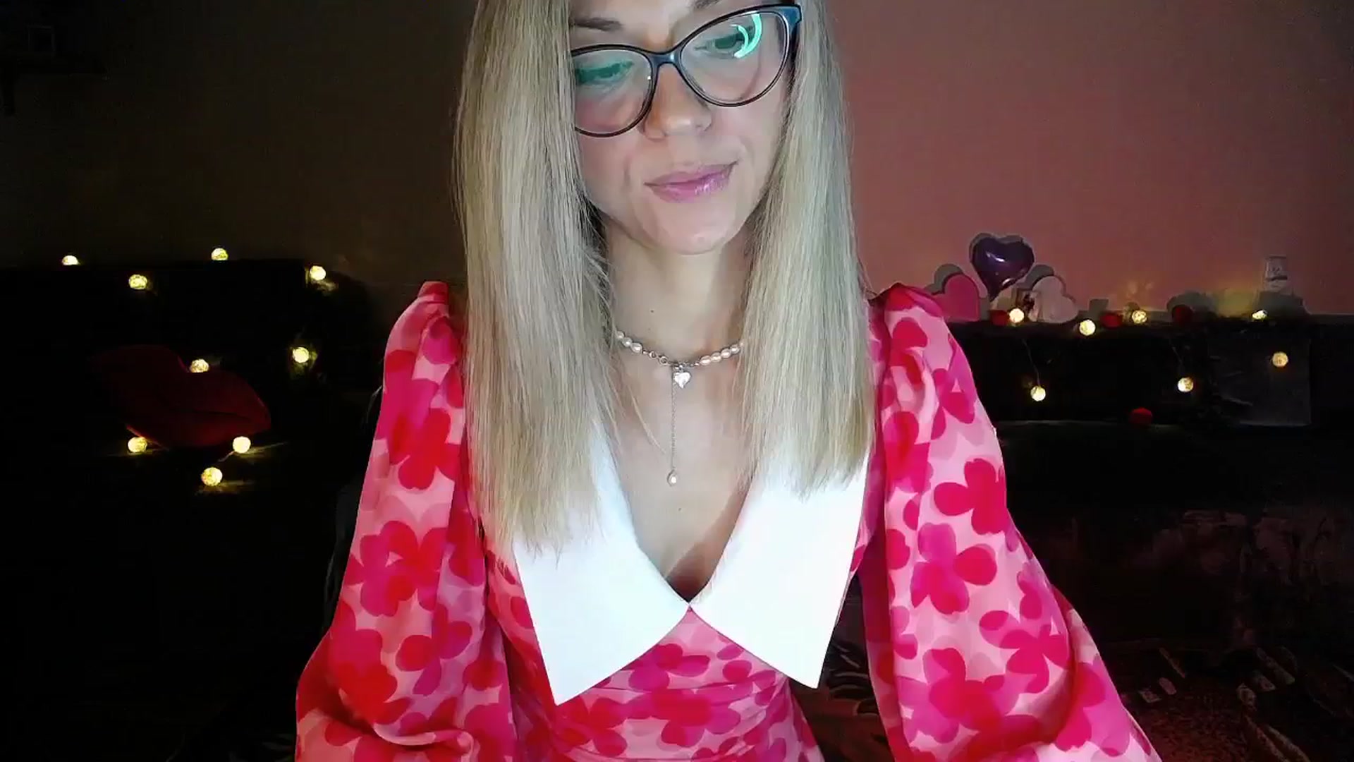 Gallery image thumbnail from Sunshine_alis's myfreecams stream on, 09/23/2025, 20:31 image 17 of 20