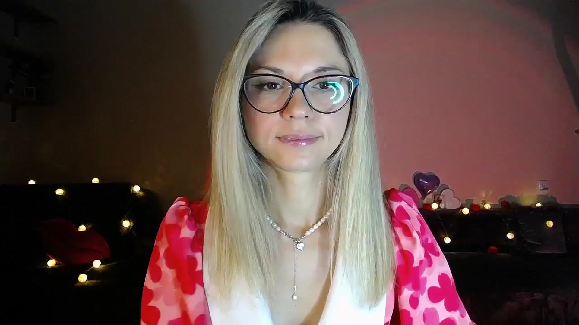 Gallery image thumbnail from Sunshine_alis's myfreecams stream on, 09/23/2025, 20:31 image 11 of 20