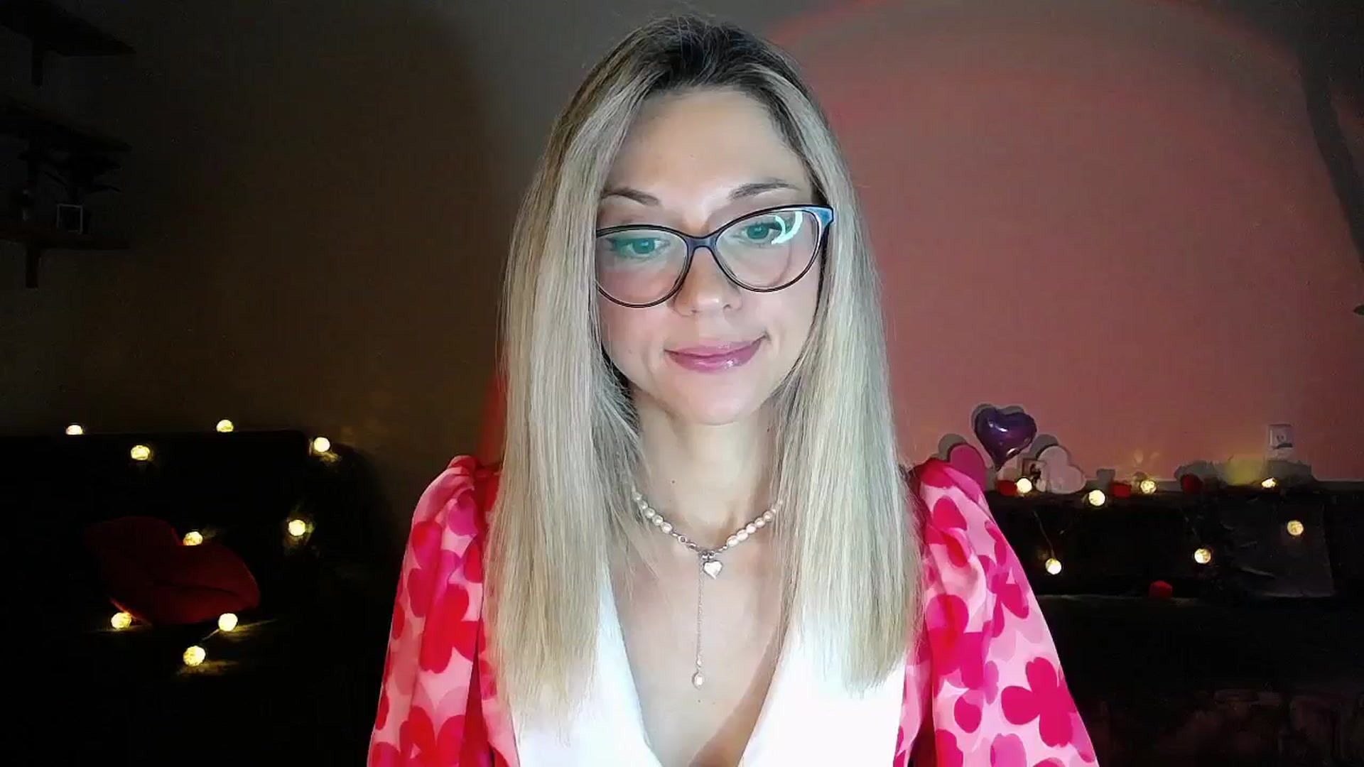 Gallery image thumbnail from Sunshine_alis's myfreecams stream on, 09/23/2025, 20:31 image 13 of 20