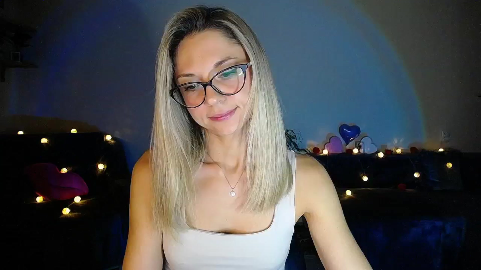 Gallery image thumbnail from Sunshine_alis's myfreecams stream on, 09/24/2025, 19:38 image 16 of 20