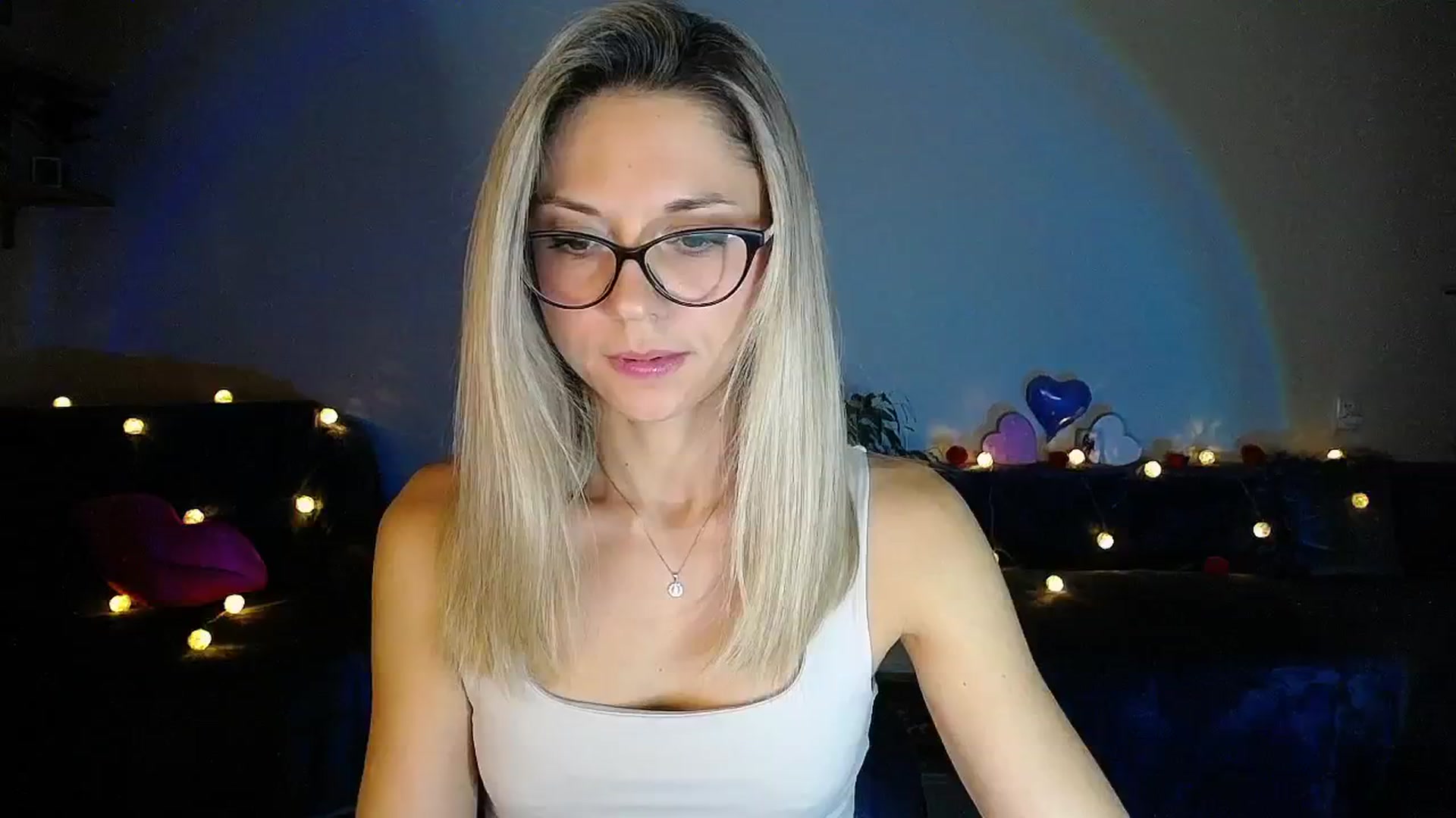 Gallery image thumbnail from Sunshine_alis's myfreecams stream on, 09/24/2025, 19:38 image 15 of 20