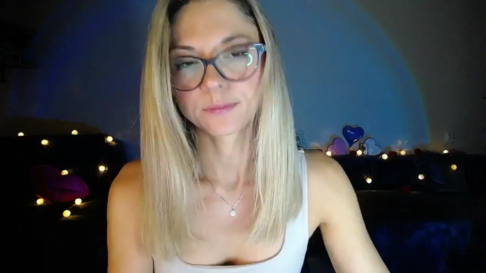 Gallery image thumbnail from Sunshine_alis's myfreecams stream on, 09/24/2025, 19:38 image 8 of 20