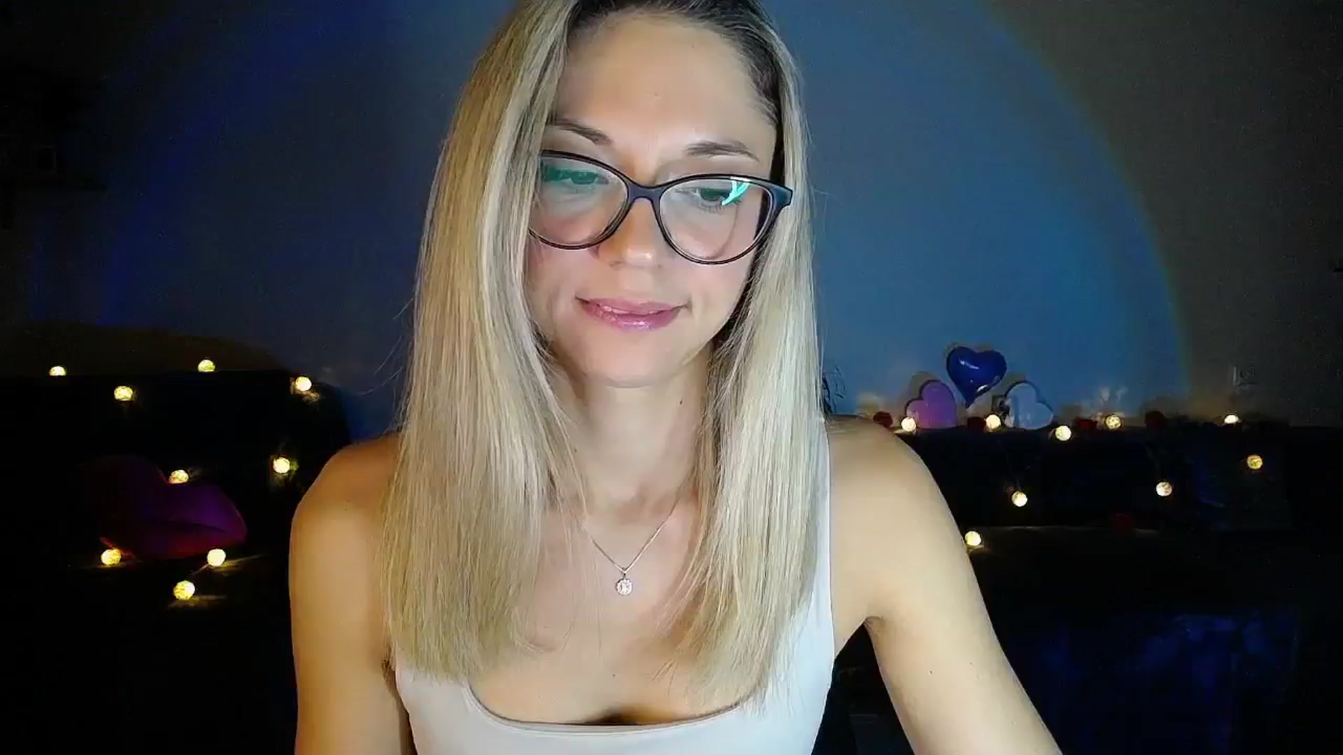 Gallery image thumbnail from Sunshine_alis's myfreecams stream on, 09/24/2025, 19:38 image 7 of 20