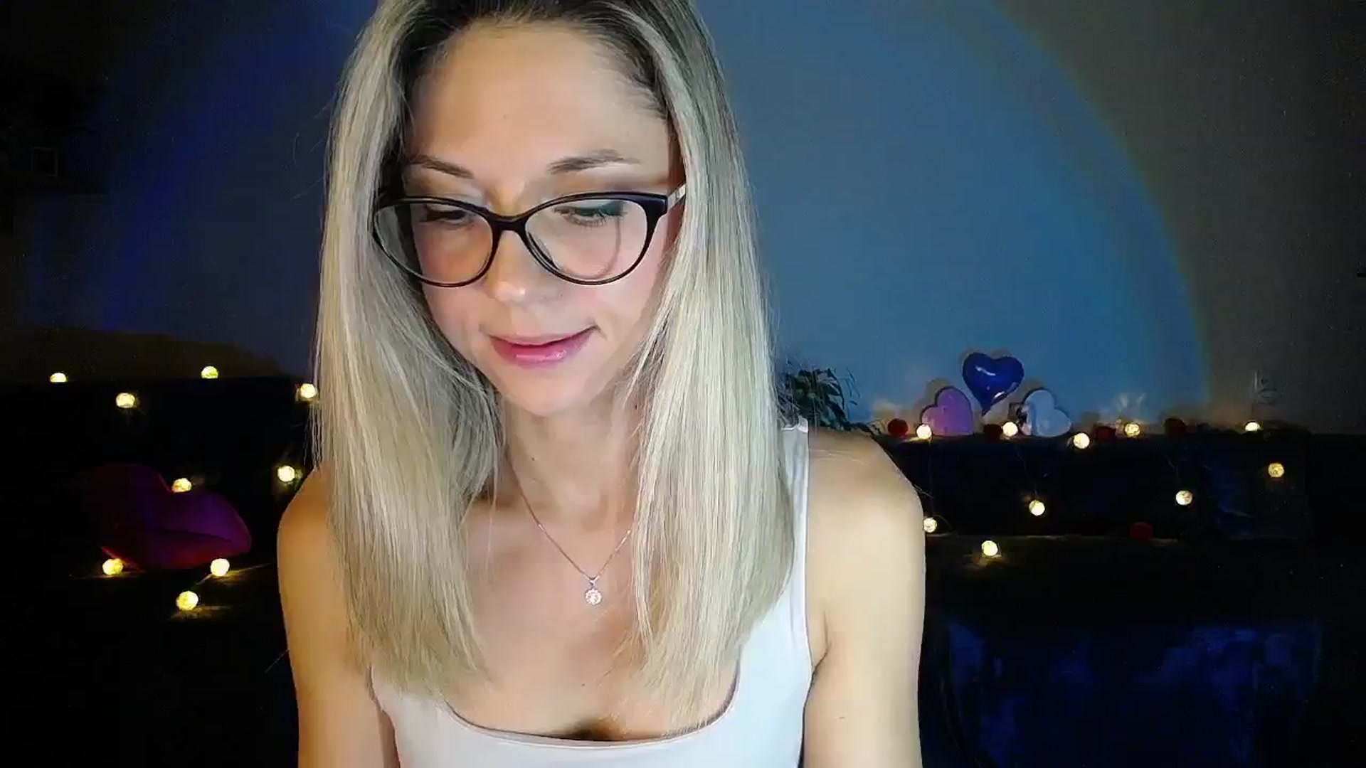 Gallery image thumbnail from Sunshine_alis's myfreecams stream on, 09/24/2025, 19:38 image 17 of 20