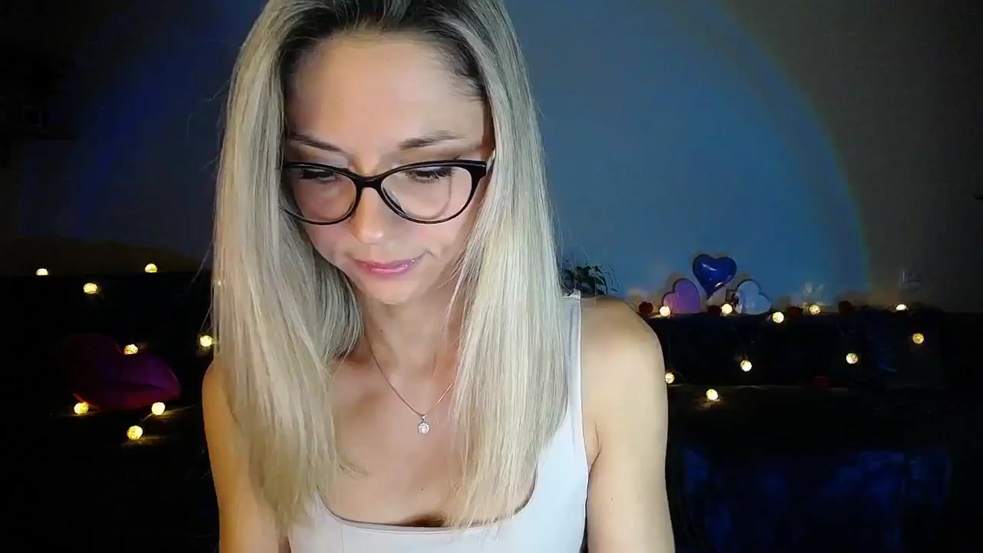 Gallery image thumbnail from Sunshine_alis's myfreecams stream on, 09/24/2025, 19:38 image 4 of 20