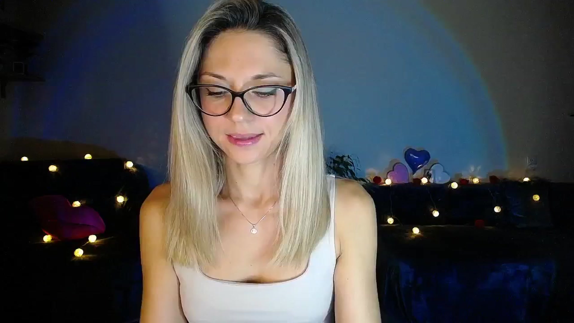 Gallery image thumbnail from Sunshine_alis's myfreecams stream on, 09/24/2025, 19:38 image 10 of 20
