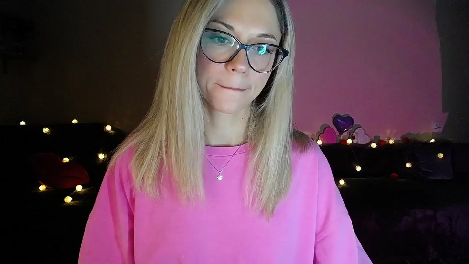 Gallery image thumbnail from Sunshine_alis's myfreecams stream on, 09/25/2025, 18:10 image 4 of 20