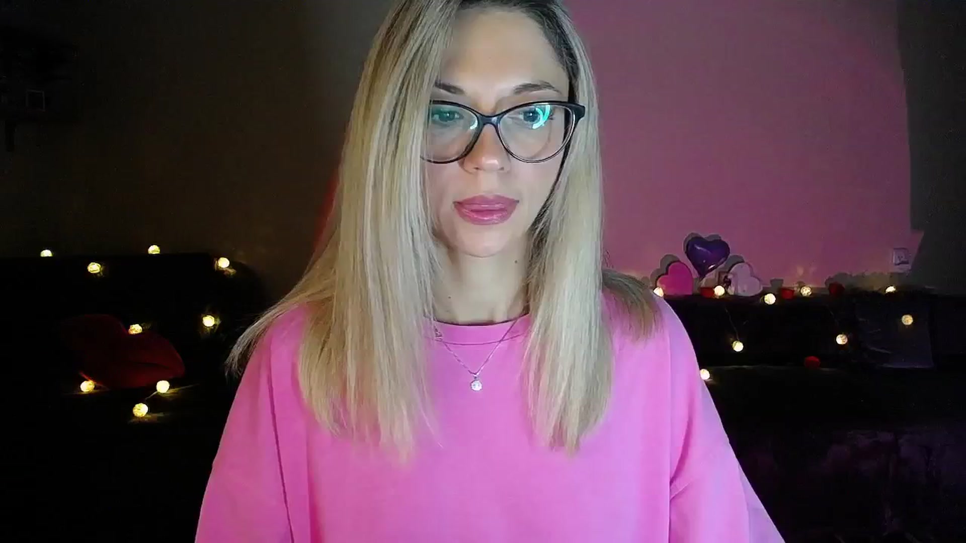 Gallery image thumbnail from Sunshine_alis's myfreecams stream on, 09/25/2025, 18:10 image 3 of 20