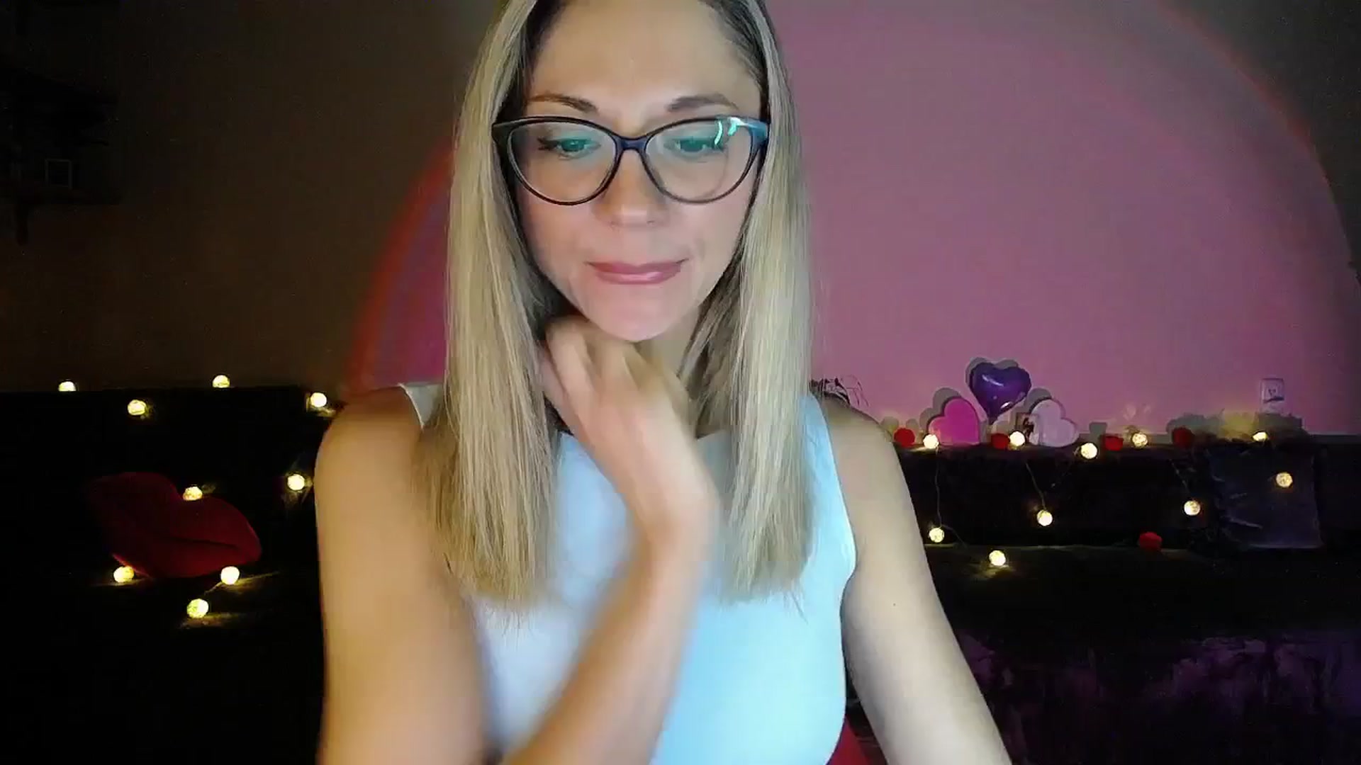 Gallery image thumbnail from Sunshine_alis's myfreecams stream on, 09/29/2025, 16:29 image 16 of 20