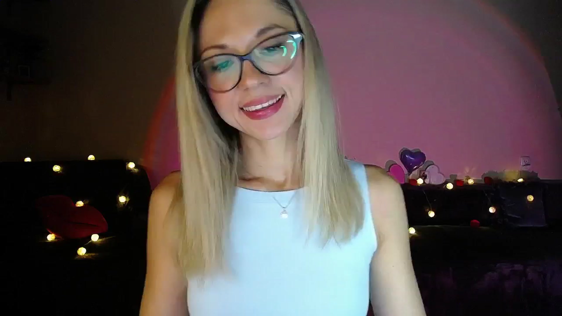 Gallery image thumbnail from Sunshine_alis's myfreecams stream on, 09/29/2025, 16:29 image 19 of 20