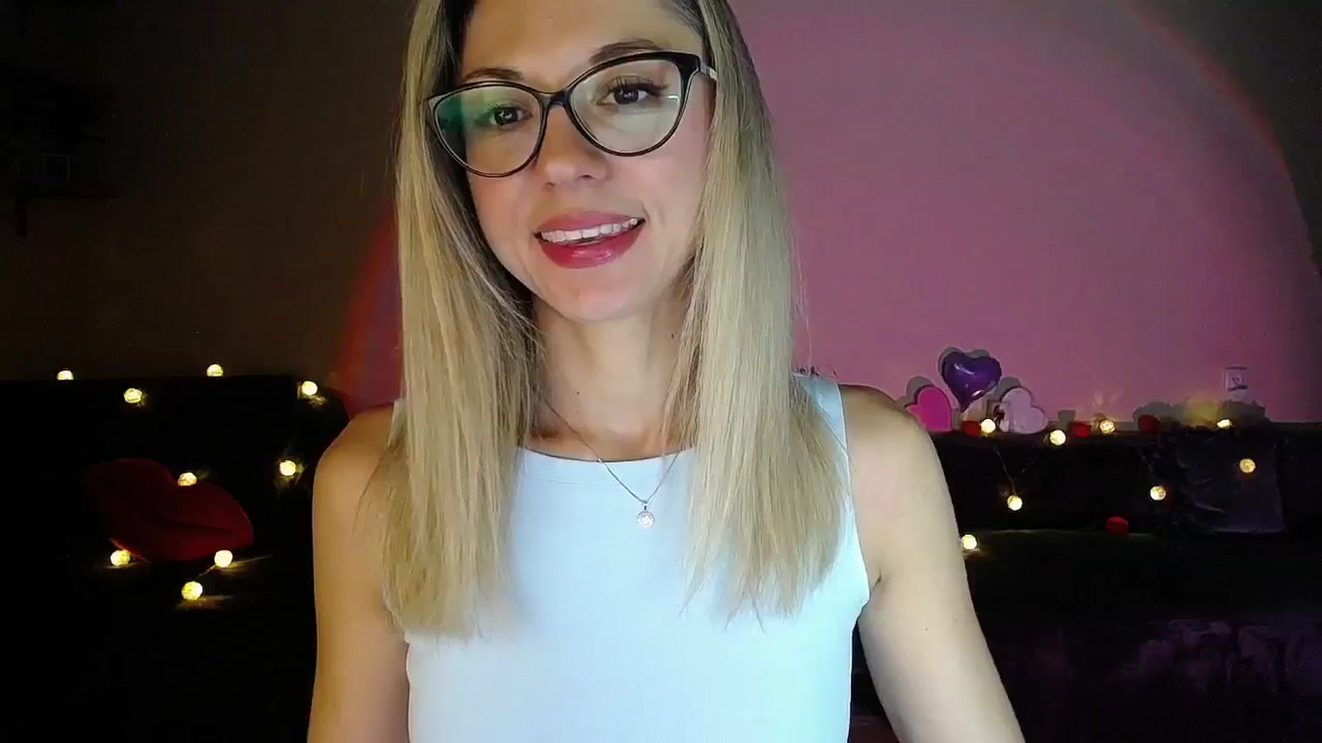 Gallery image thumbnail from Sunshine_alis's myfreecams stream on, 09/29/2025, 16:29 image 18 of 20