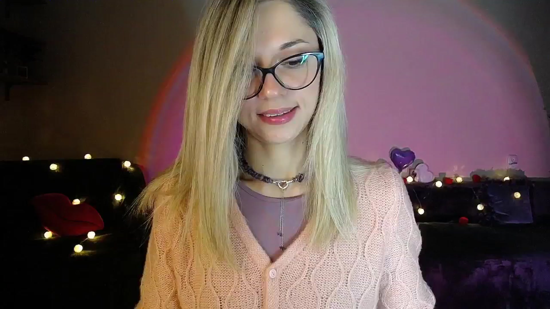 Gallery image thumbnail from Sunshine_alis's myfreecams stream on, 09/30/2025, 16:42 image 13 of 20