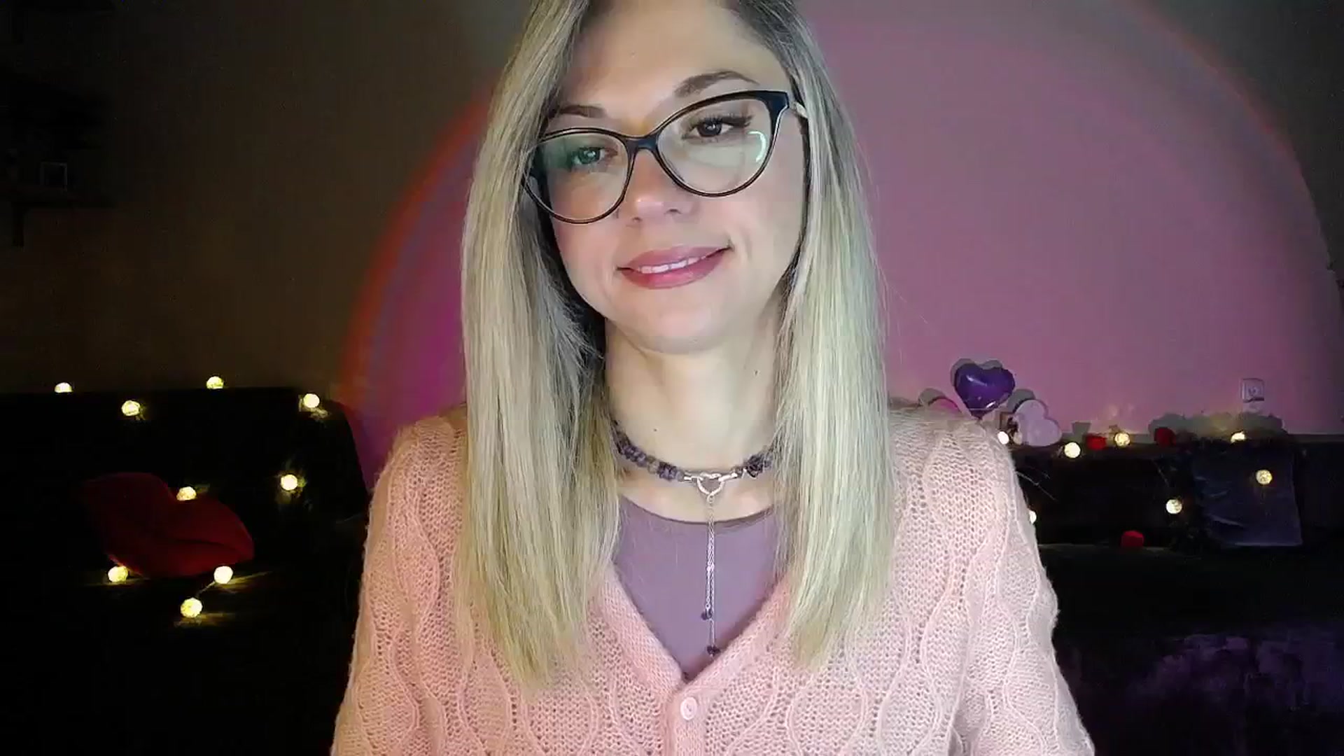 Gallery image thumbnail from Sunshine_alis's myfreecams stream on, 09/30/2025, 16:42 image 8 of 20
