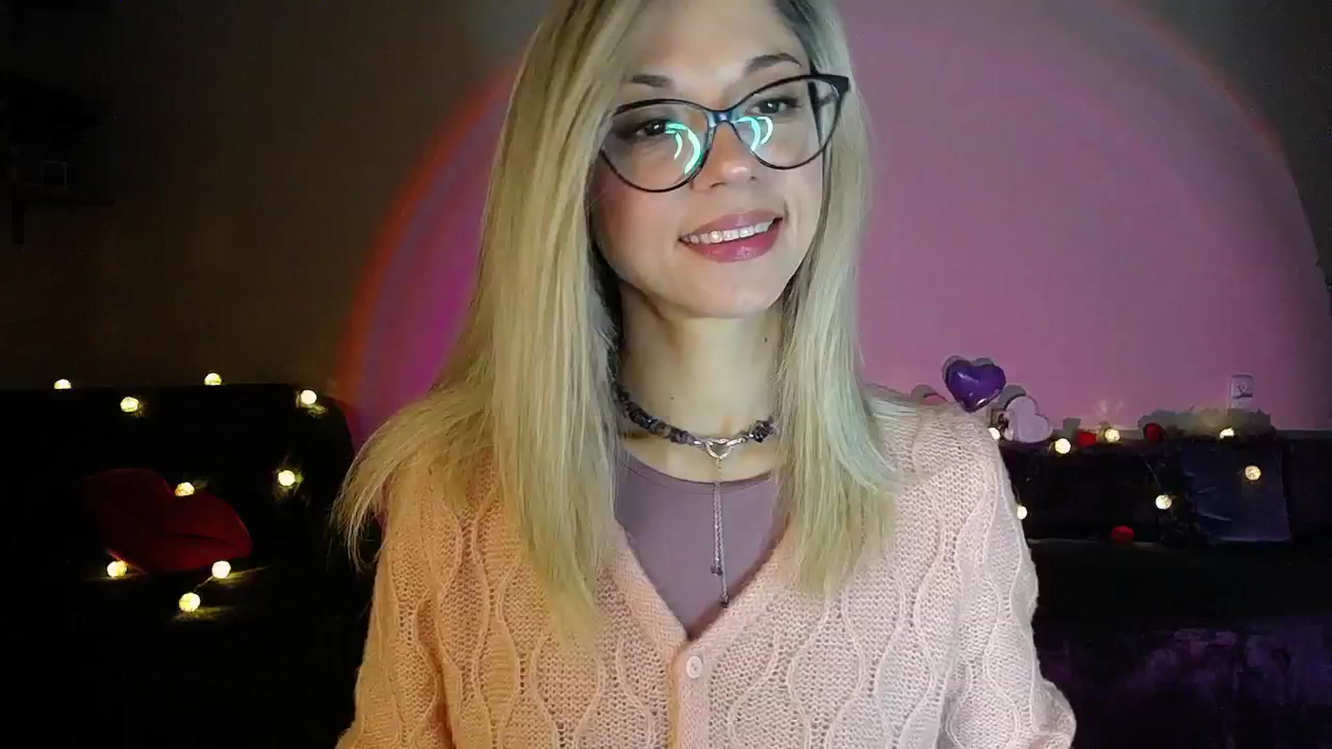 Gallery image thumbnail from Sunshine_alis's myfreecams stream on, 09/30/2025, 16:42 image 12 of 20
