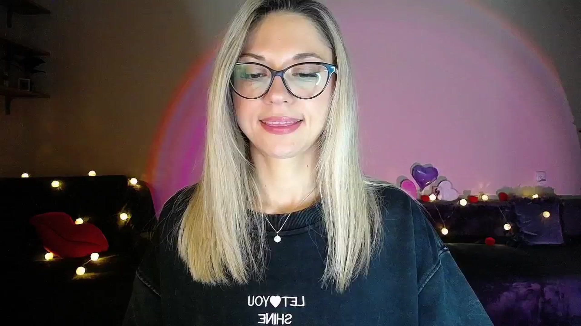 Gallery image thumbnail from Sunshine_alis's myfreecams stream on, 10/01/2025, 19:48 image 6 of 20